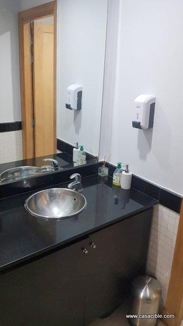 Racine: Plateau bureau professionnel cloisonné climatisé. — 6