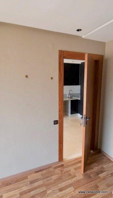 Palmier: studio vide avec balcon. — 4