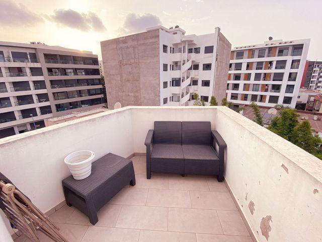 Maarif: appartement HS 2 chambres, terrasse.