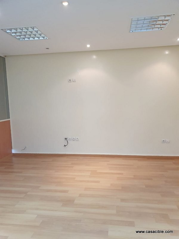 Bd Anfa : Bureau bien aménagé de 167 m² — 3