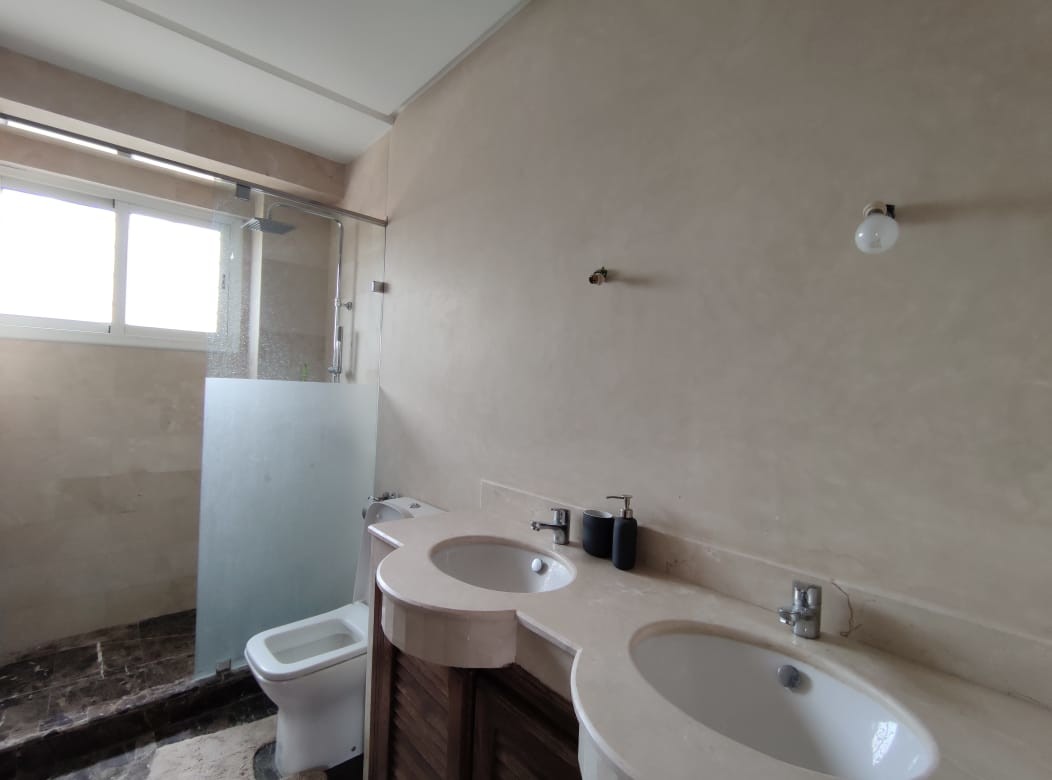 Villa 260 m² f Route de Fès — 7