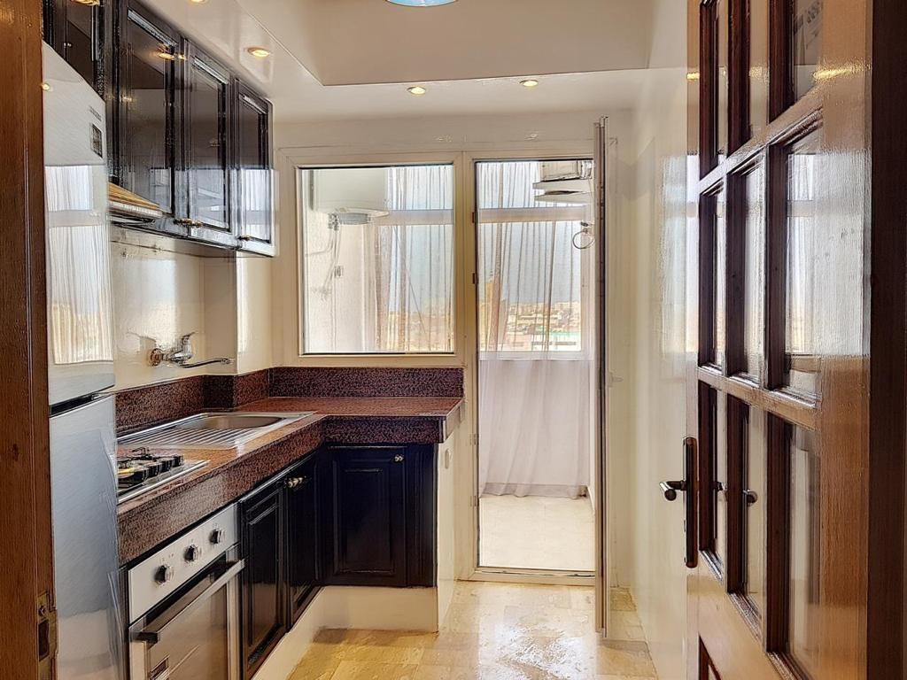 bel appartement à louer meublé, La Résistance. — 2