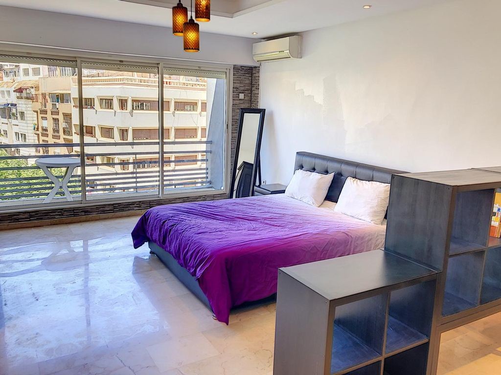 Grand studio de 65m type Loft — 3