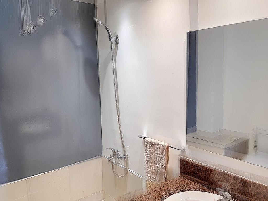 bel appartement à louer meublé, La Résistance. — 4