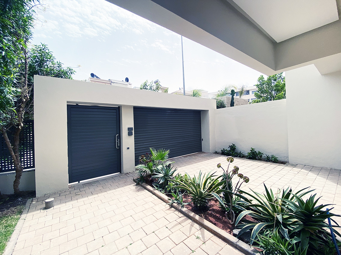Villa avec grand jardin, en résidence sécurisée — 2
