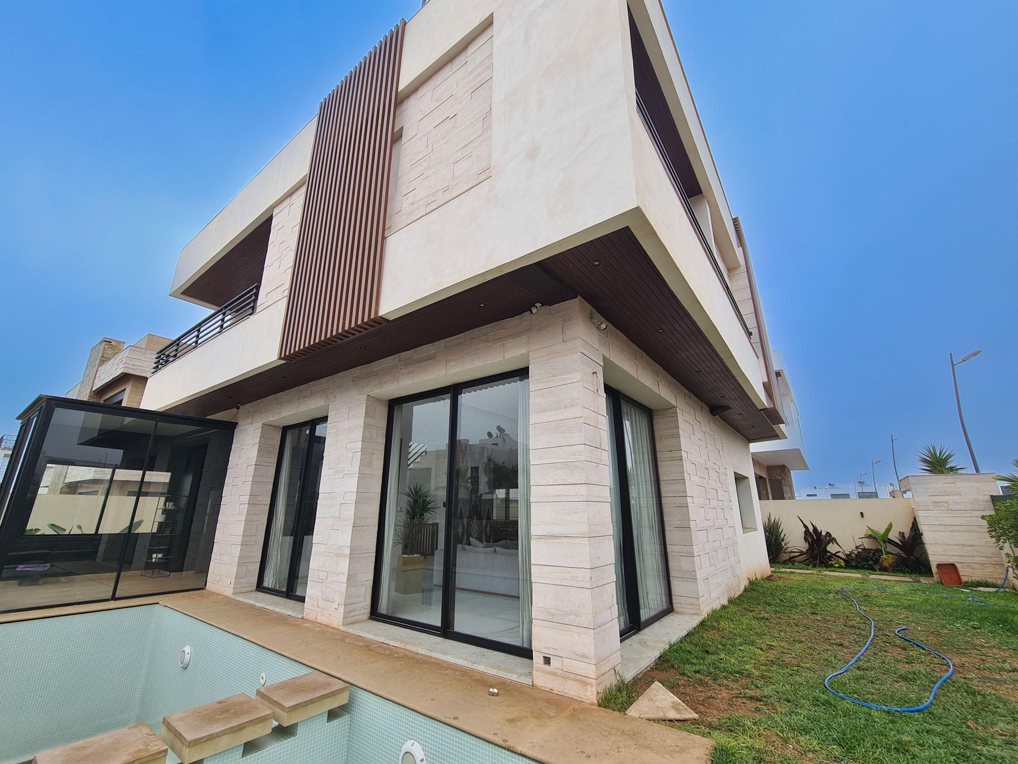 Luxurieuse villa indépendante avec piscine