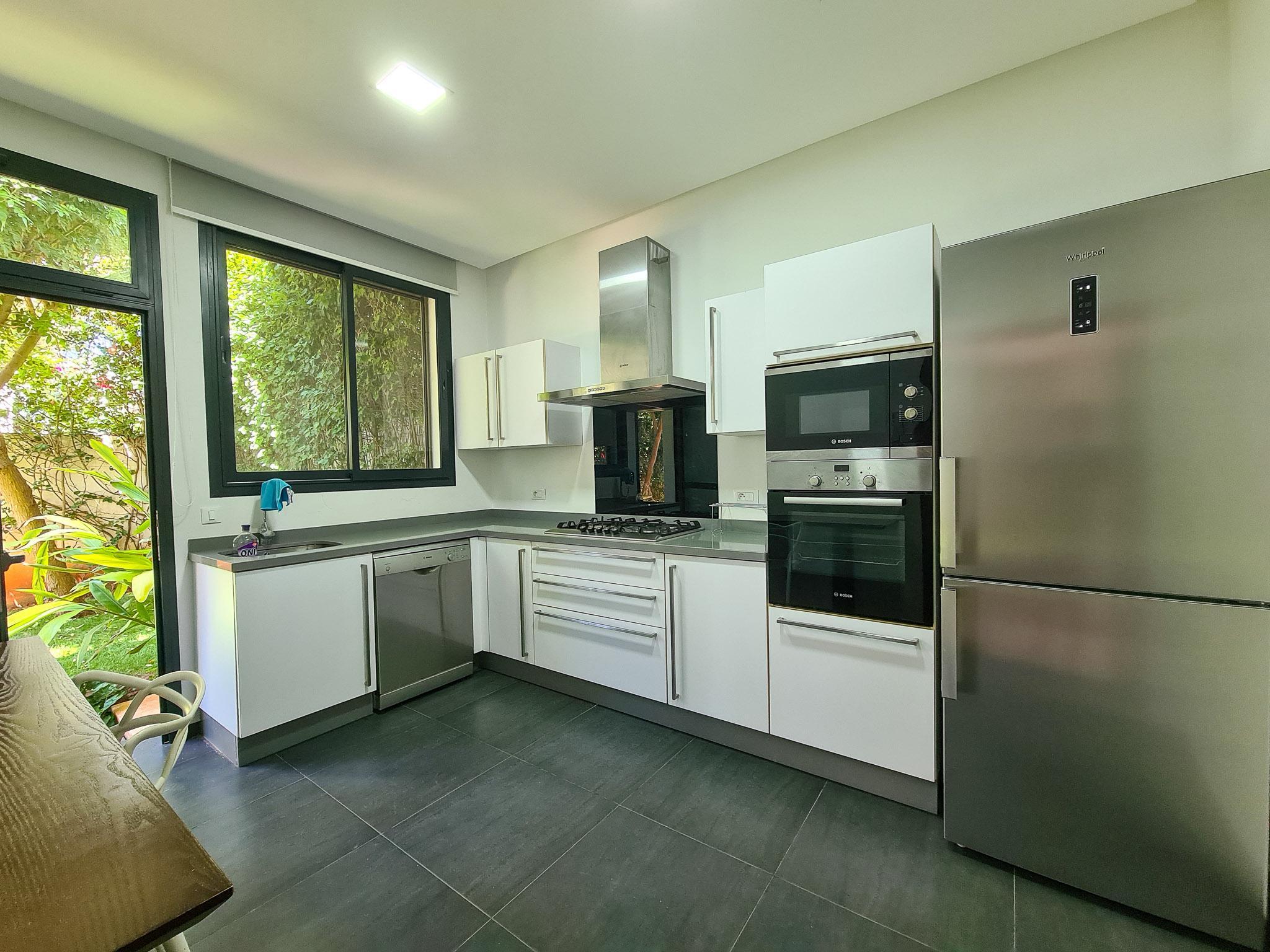 Villa de Luxe Entièrement Meublée à Dar Bouazza — 4