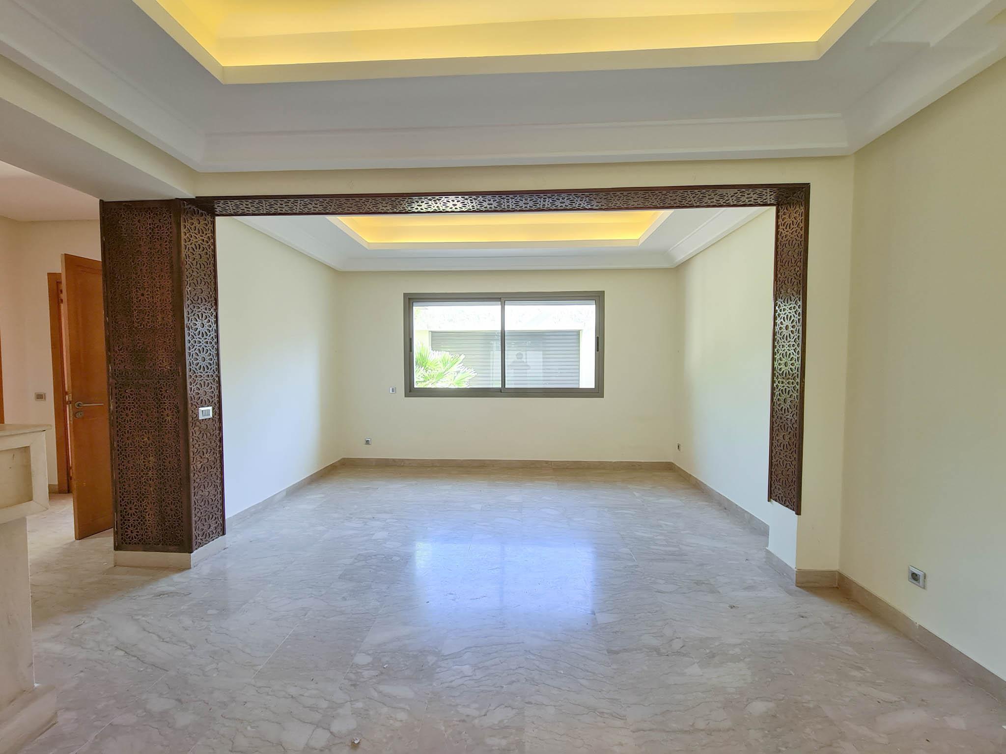 Villa avec grand jardin, en résidence sécurisée — 4
