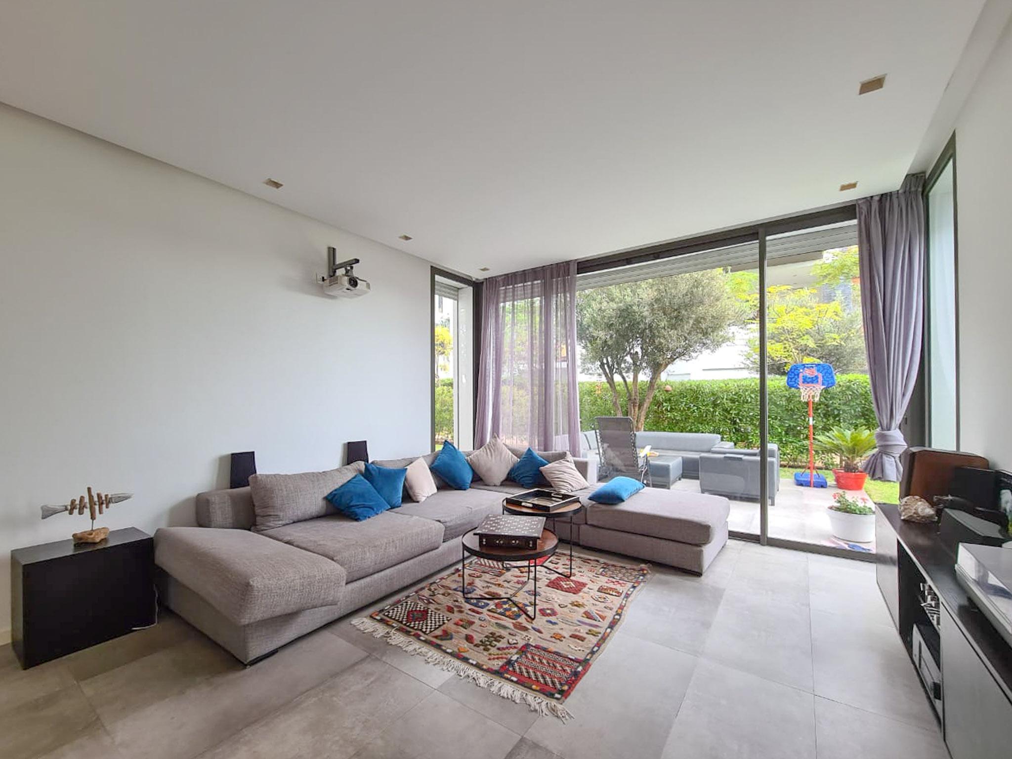 À Vendre : Appartement Rez-de-Jardin 326 m2 — 3