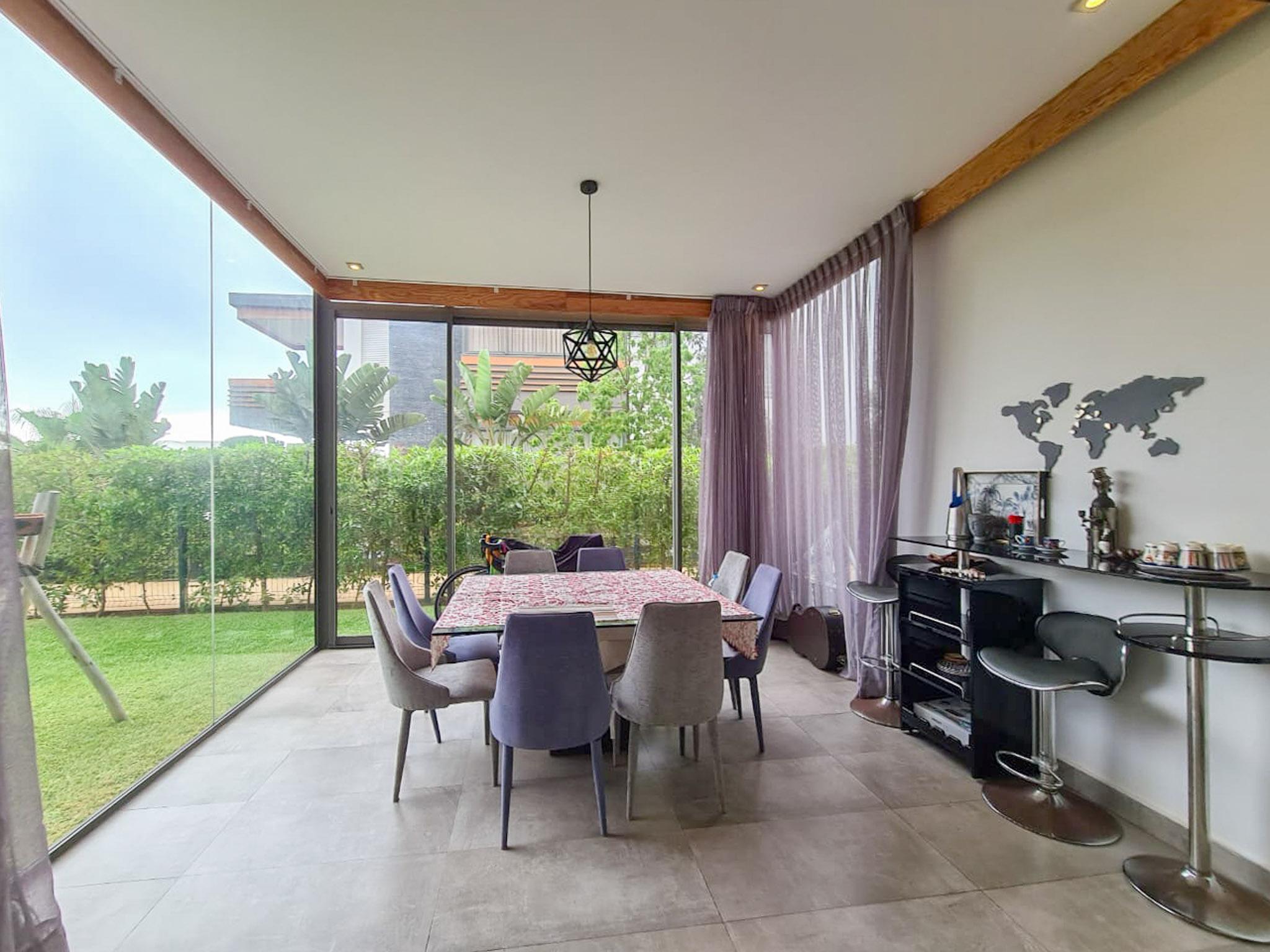 À Vendre : Appartement Rez-de-Jardin 326 m2 — 4