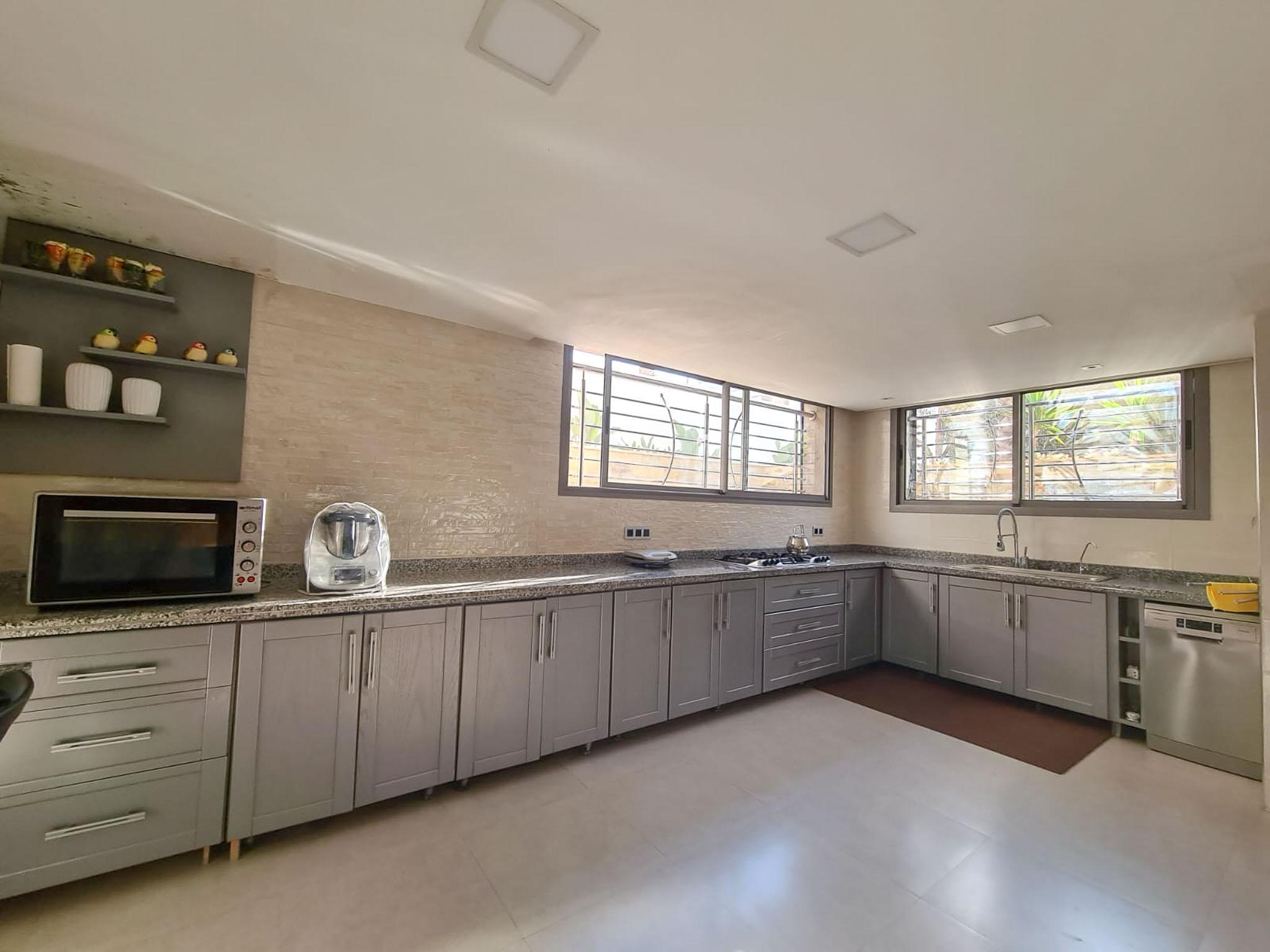 Villa 4 chambres meublée résidence sécurisée — 5