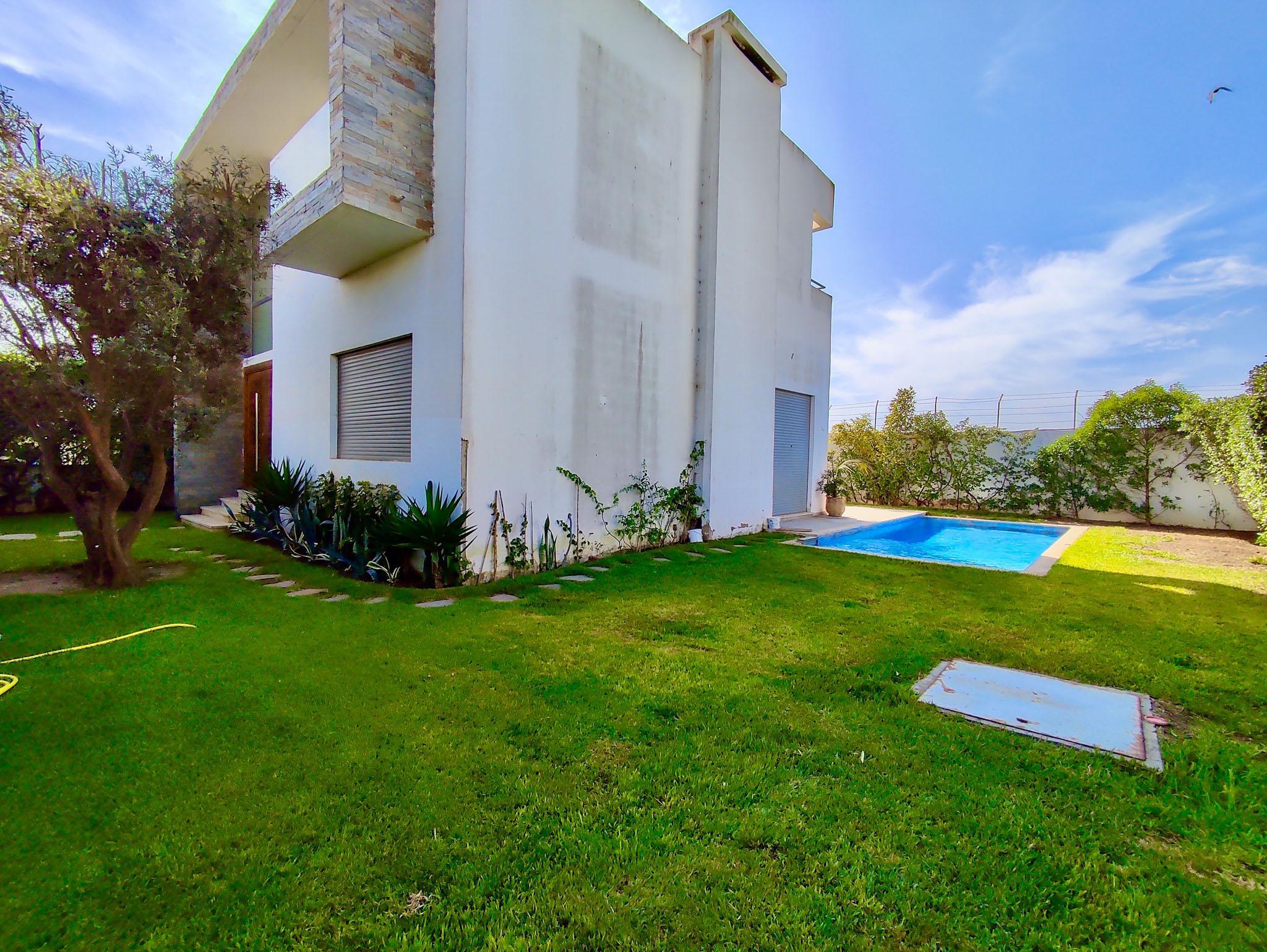 Villa à vendre dans une résidence sécurisée.