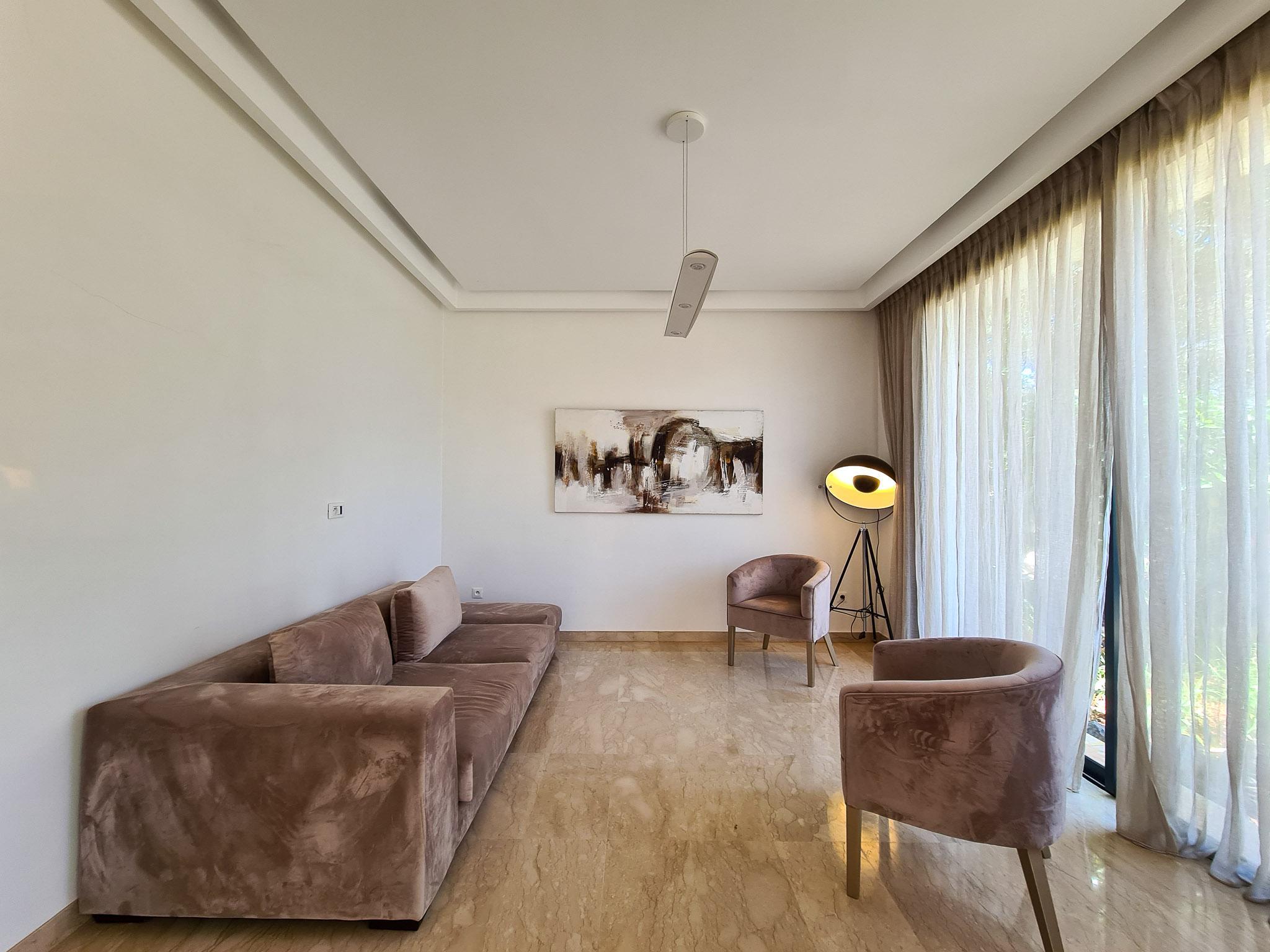 Villa de Luxe Entièrement Meublée à Dar Bouazza — 6