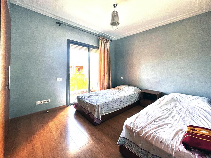 Villa d'angle dans une résidence sécurisée. — 5