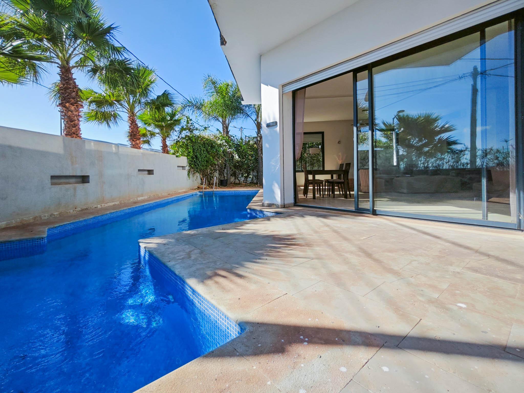 Villa exceptionnelle avec roof-top et vue océan. — 2
