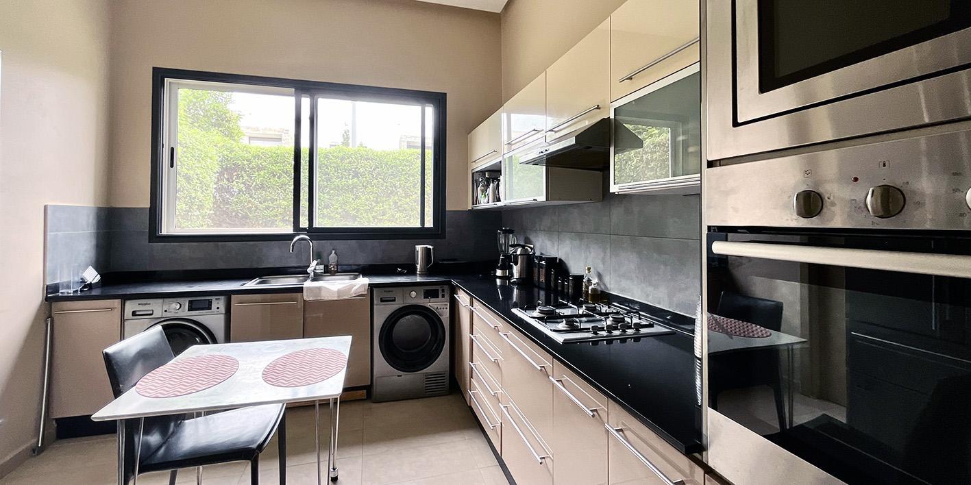 Villa de 4 chambres et bureau, jardin tropical privé et piscine. — 6