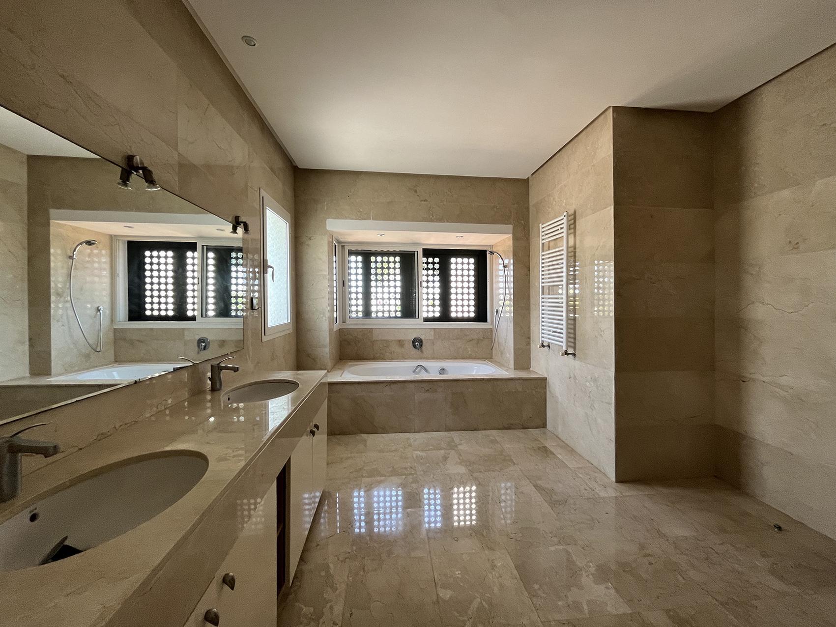 Villa 730 m² à Dar Bouazza — 8