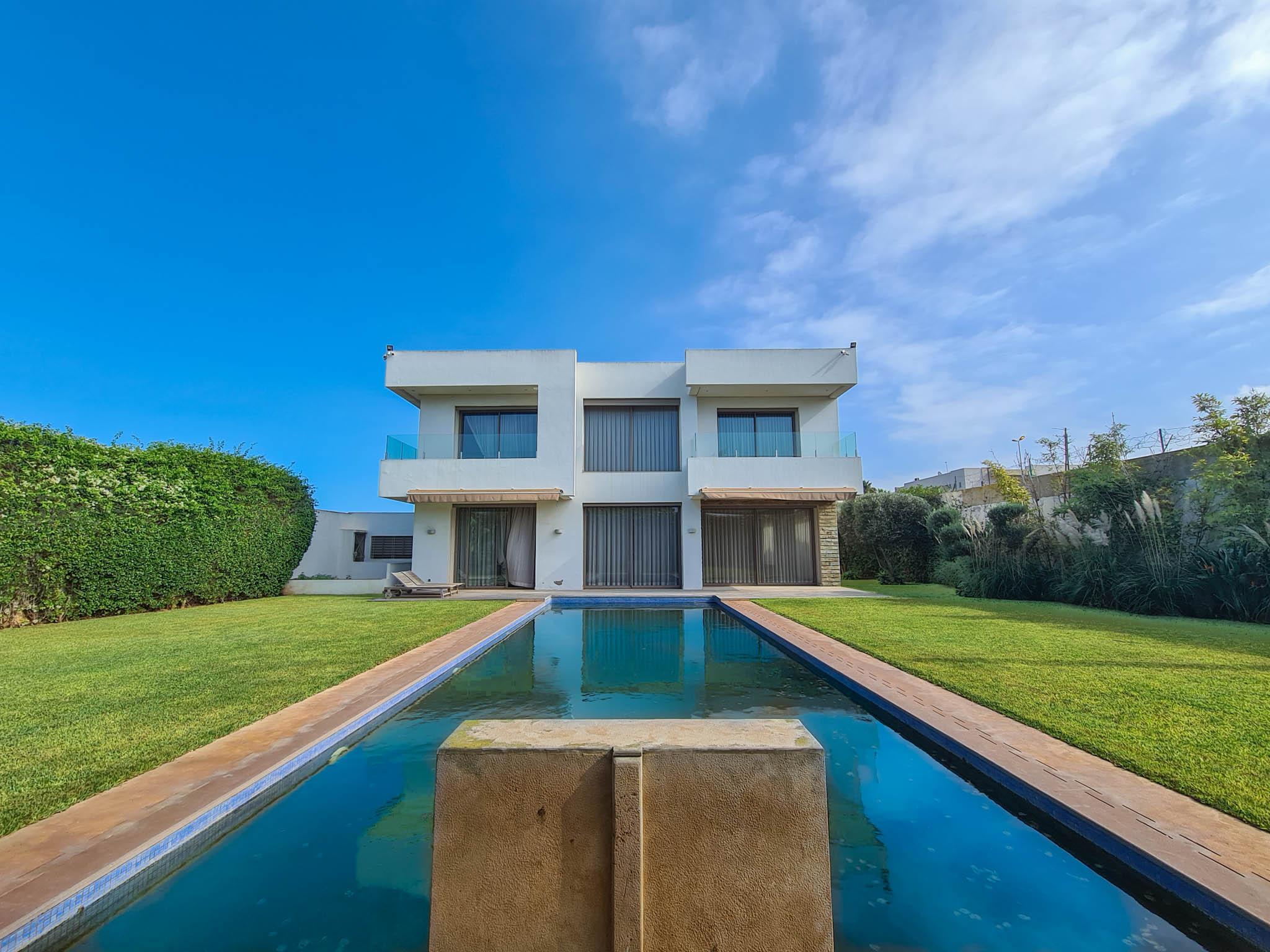 Villa de luxe en location meublée ou vide