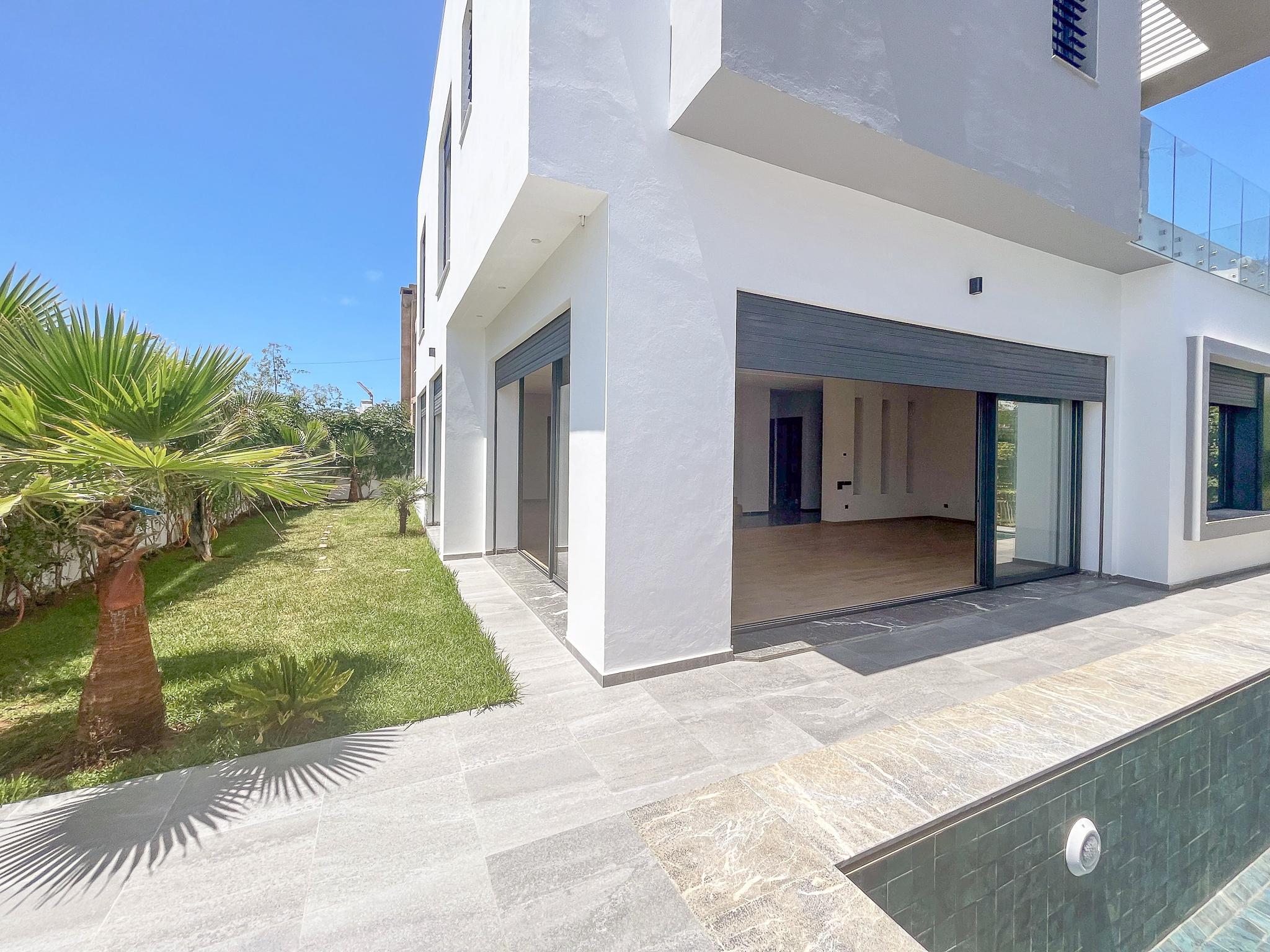 Villa de standing à l'entrée de Dar Bouazza.