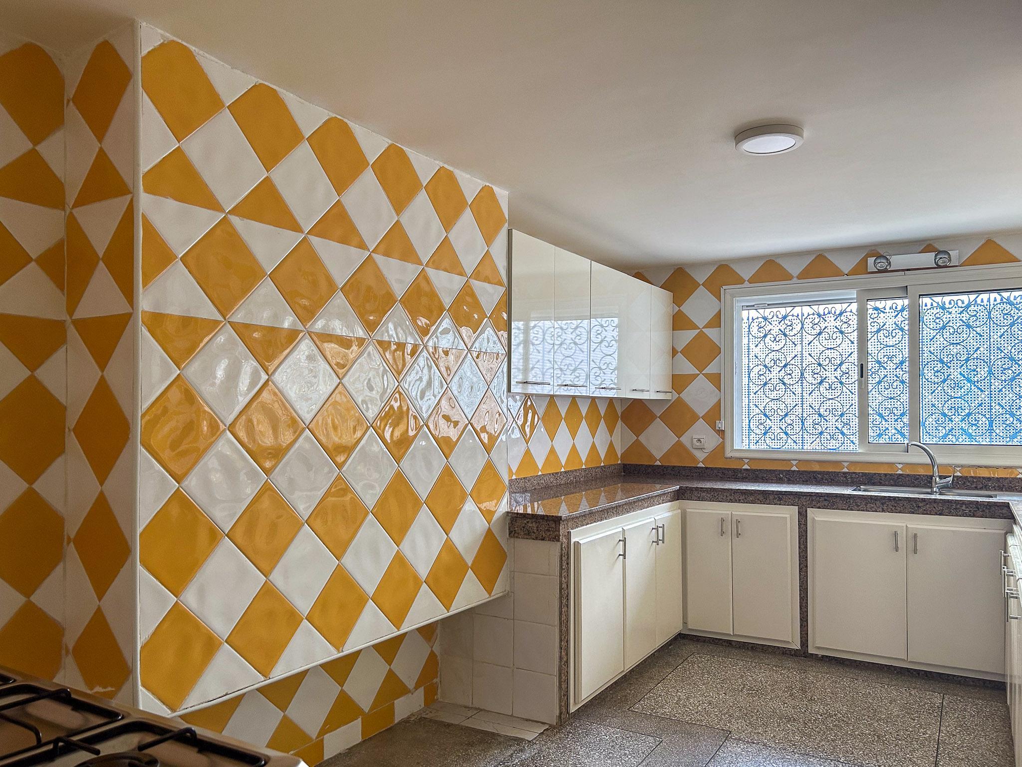 Maison 4 chambres idéalement situé à Dar Bouazza — 4