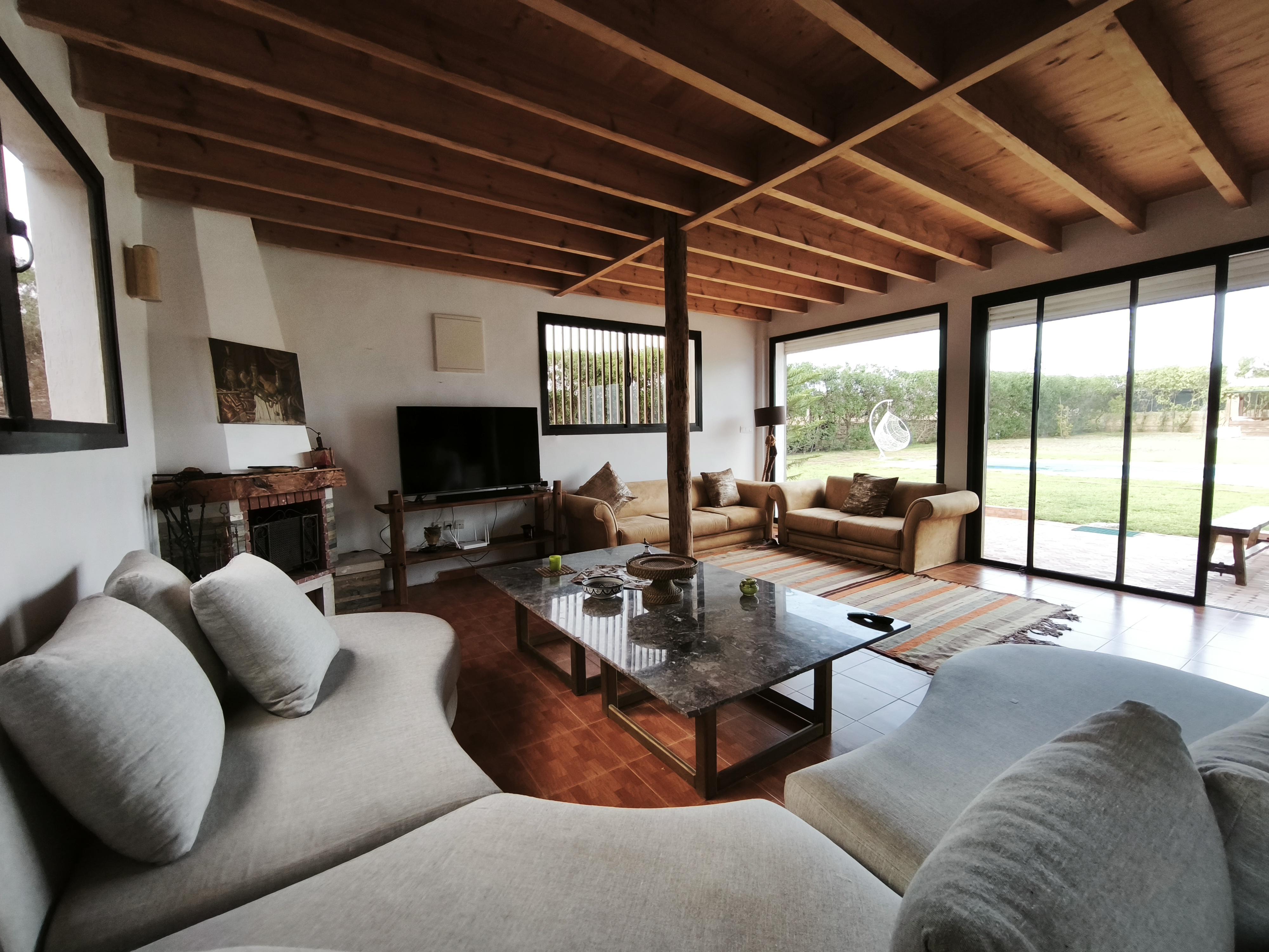 Villa avec Terrain de 1000 m² à Dar Bouazza – Style Canadien Bois – Accès Direct Route Goudronnée — 2