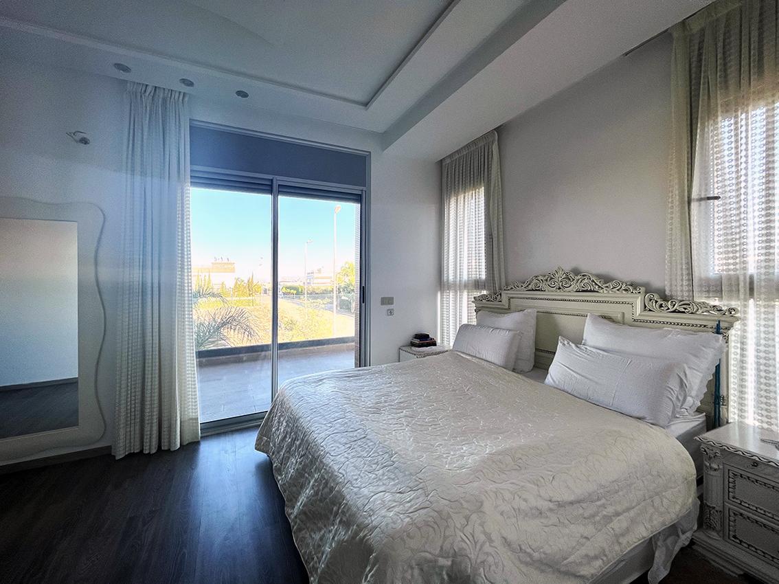 Villa 4 chambres, jardin et piscine — 6
