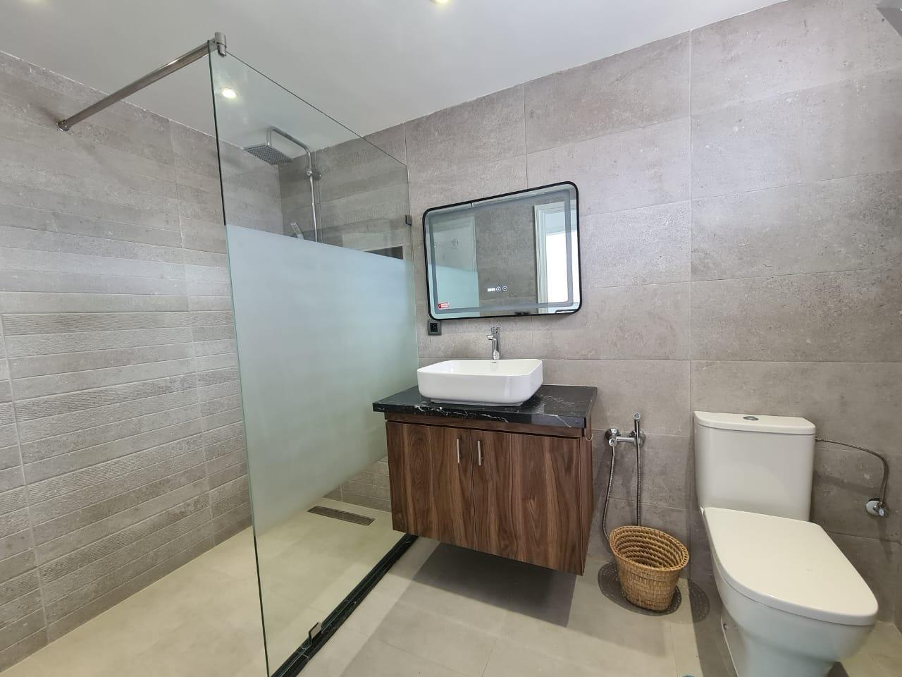 Villa sur 3 niveaux dans quartier résidentiel — 6