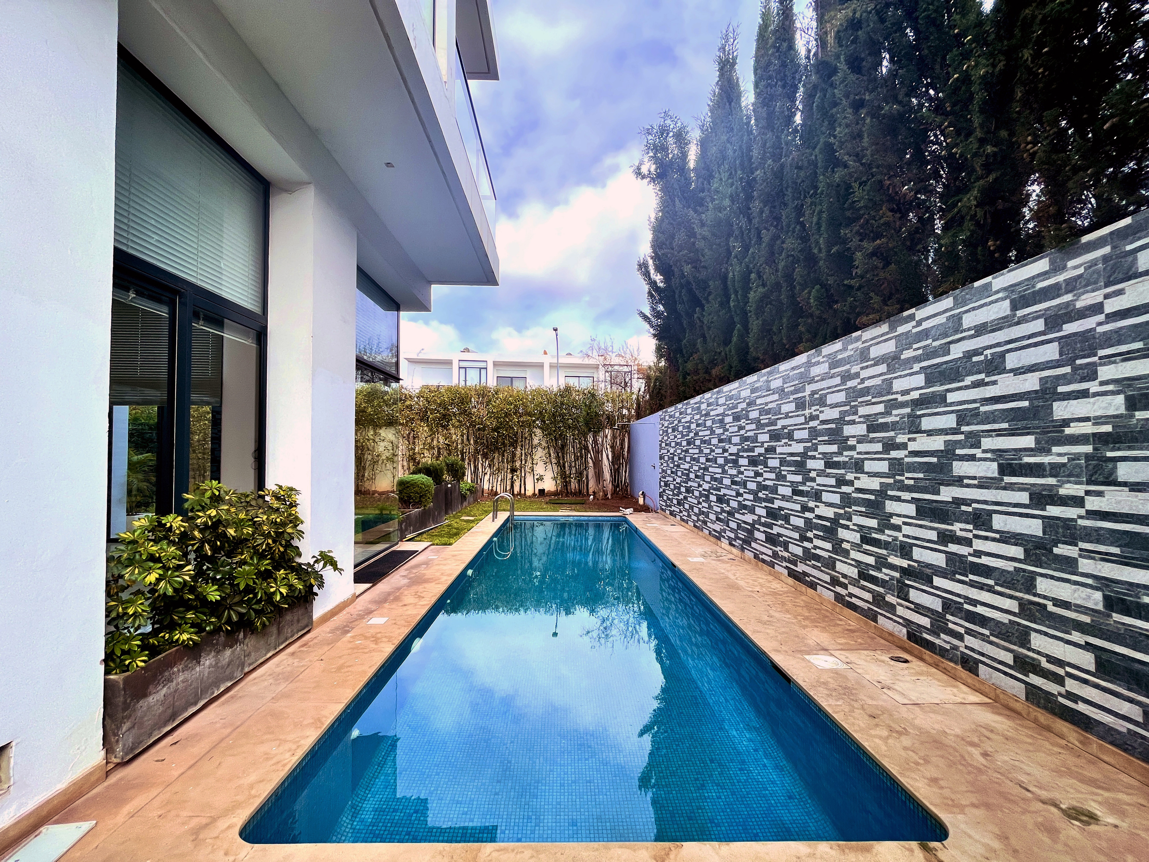 Splendide villa moderne à Dar Bouazza