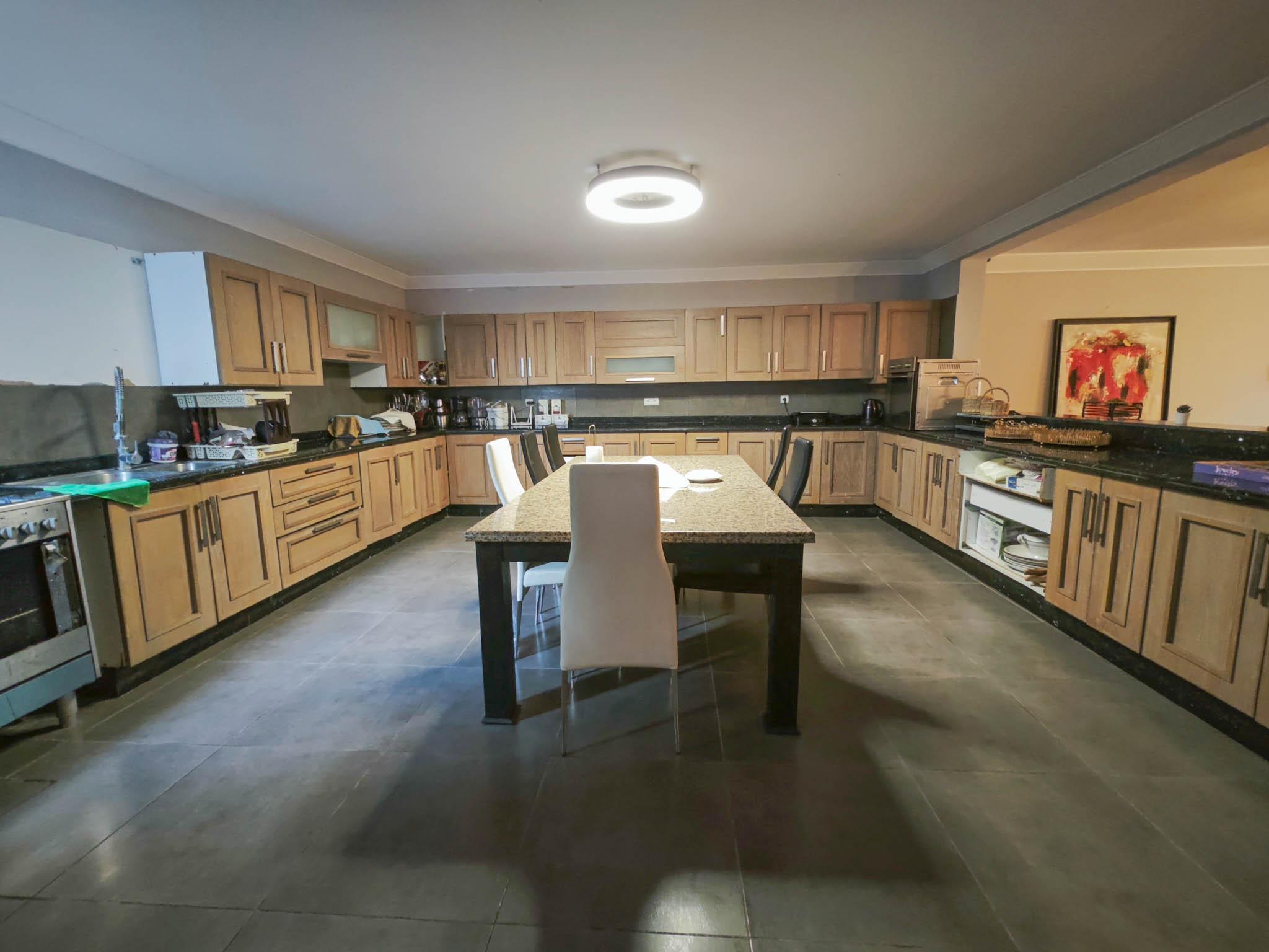 Villa de luxe meublée avec piscine à la vente — 5