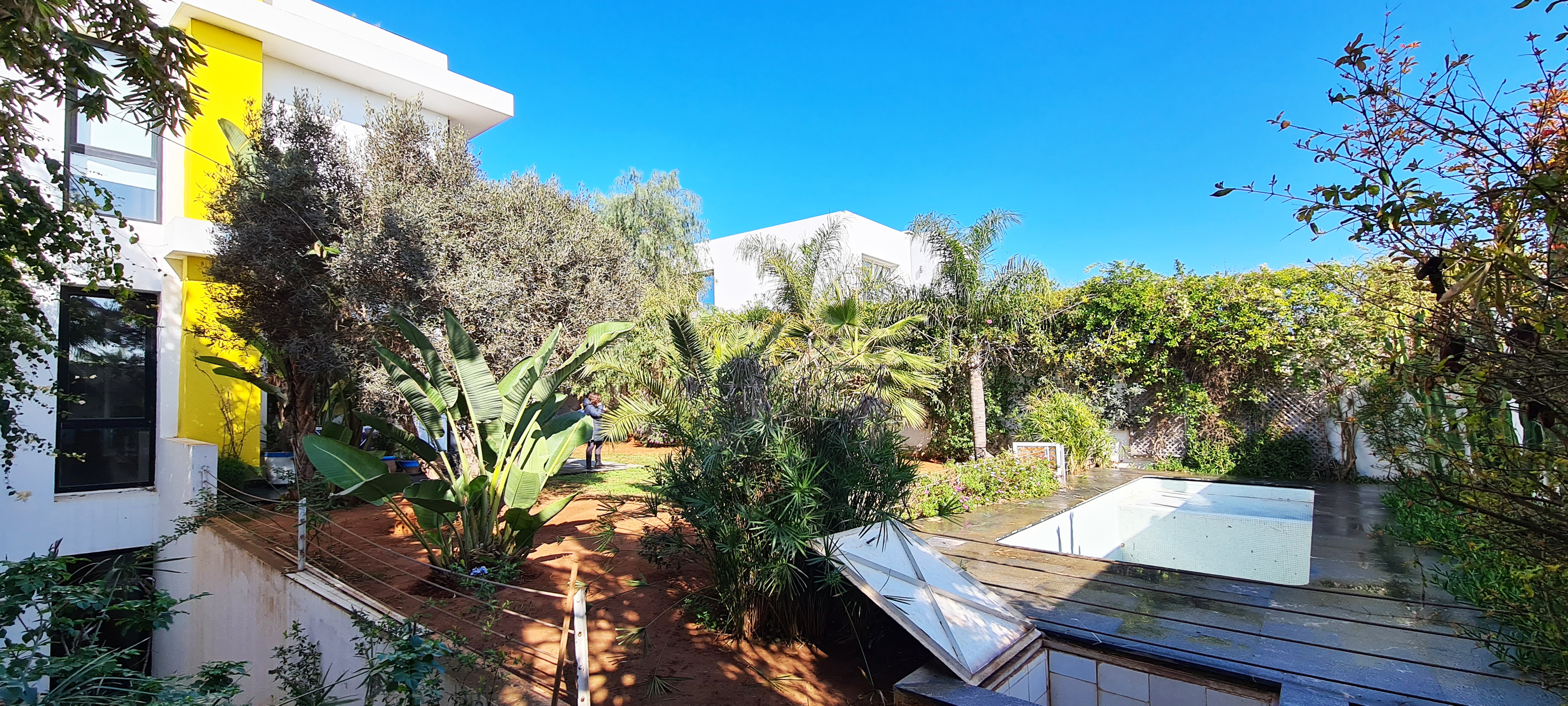 Villa 4 chambres piscine sous-sol et grand jardin. — 2