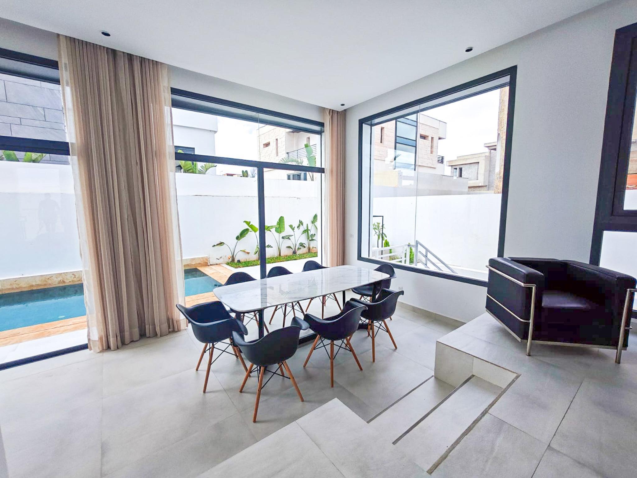 Villa moderne sur 3 niveaux à louer — 3