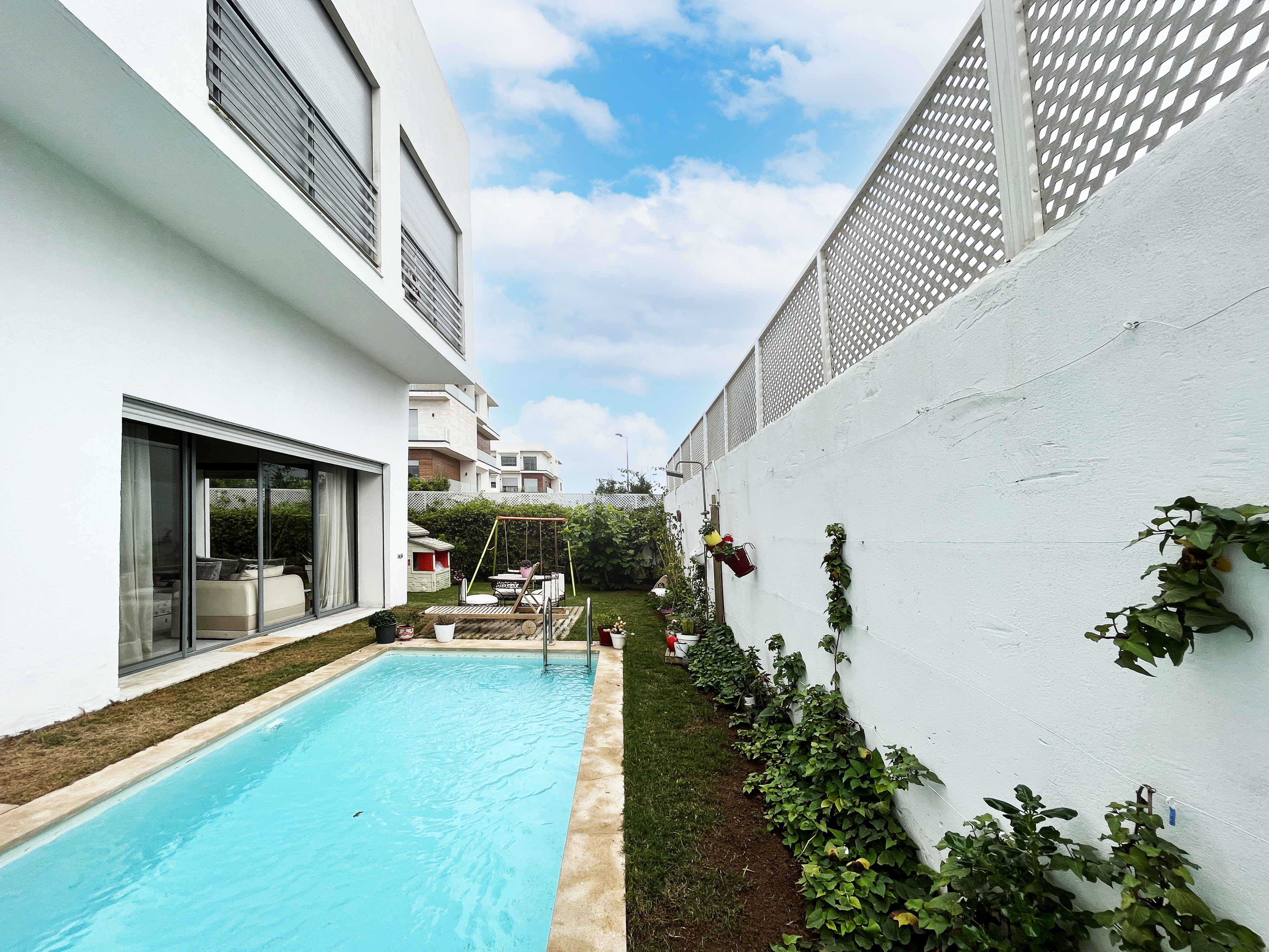 Villa moderne en résidence sécurisée. — 3