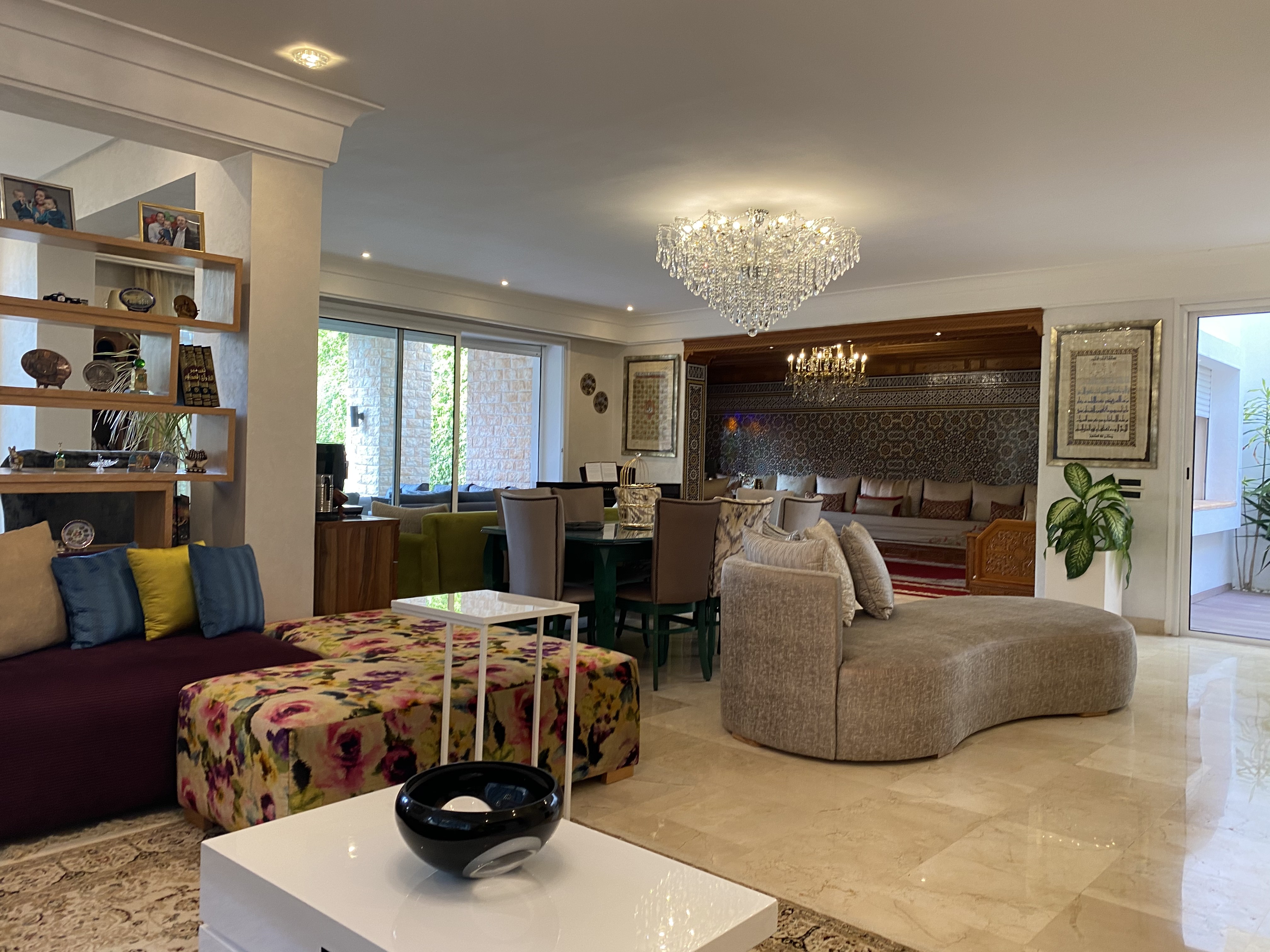 Magnifique Villa Rénovée avec Beau Jardin — 3