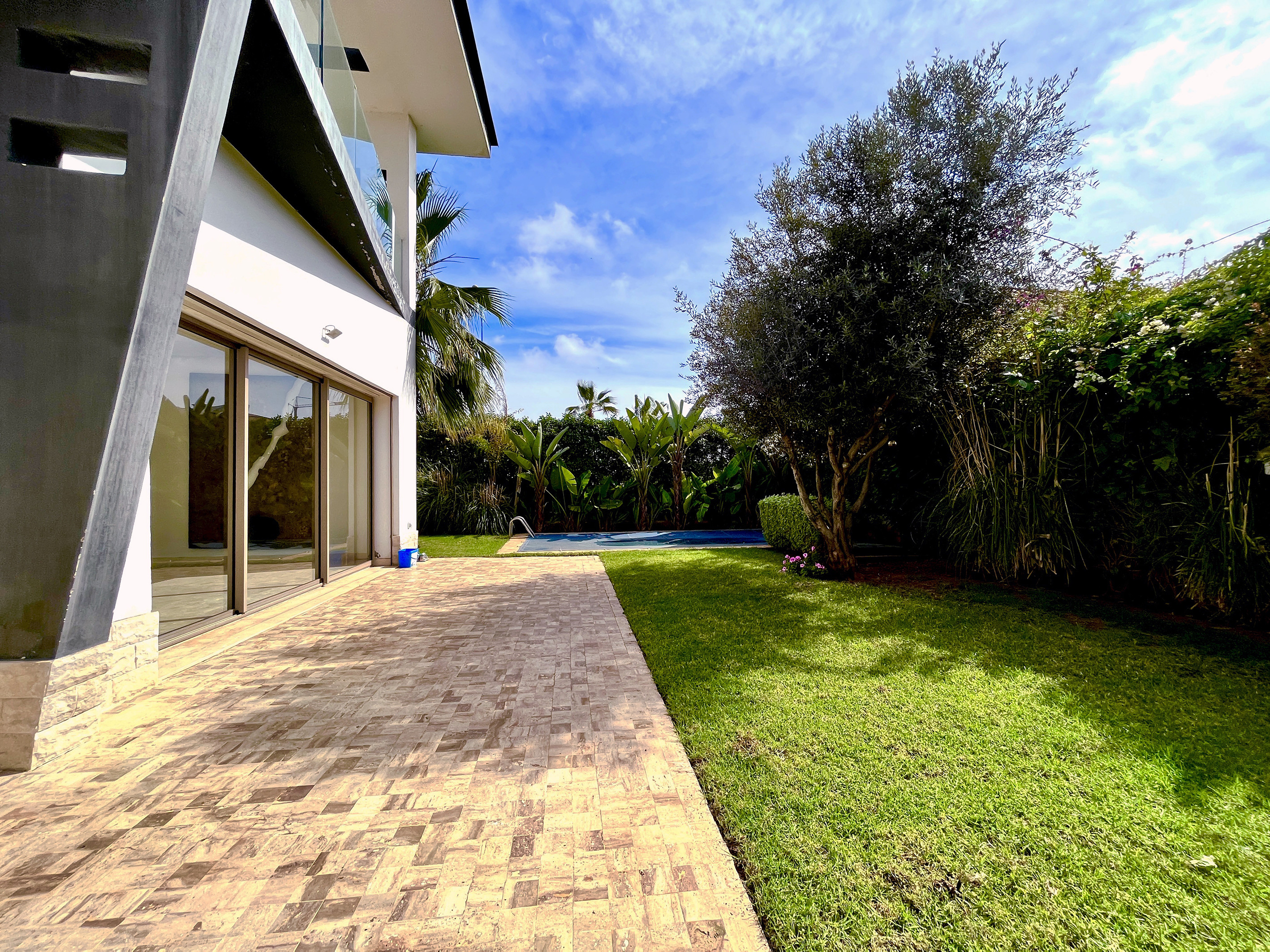 Villa 4 Chambres, de haut standing — 2