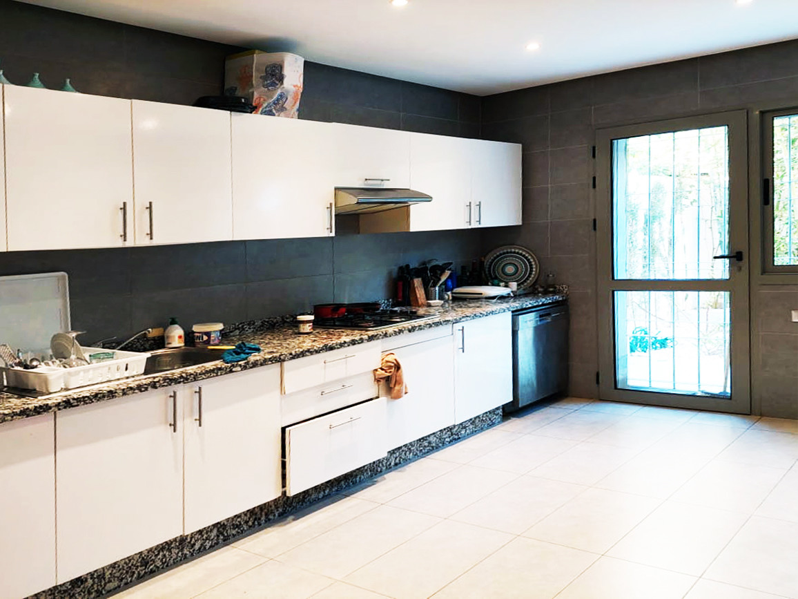 Villa sur trois façades, en résidence sécurisée — 6