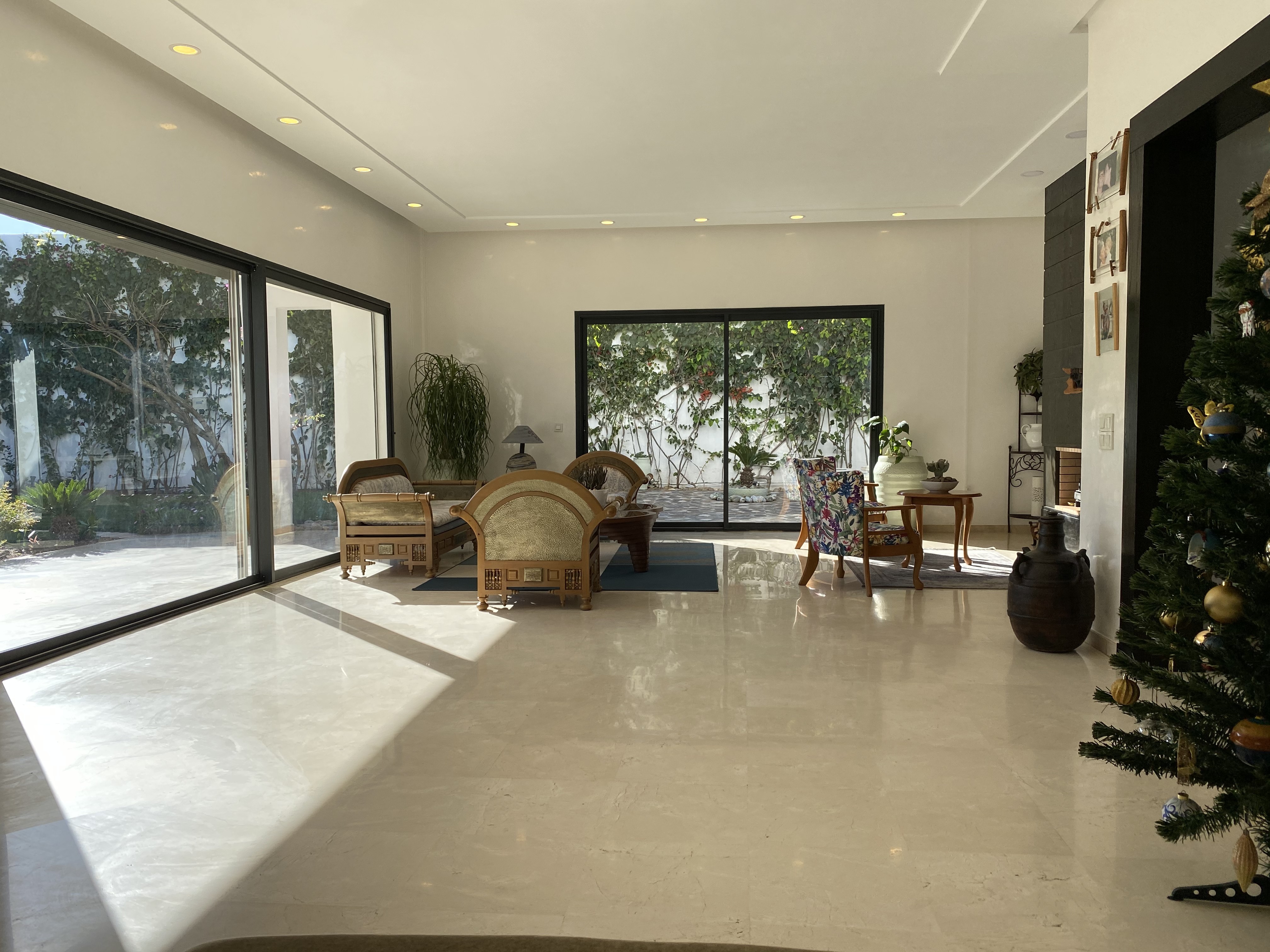 Villa de 790m2 en résidence sécurisée à vendre — 3