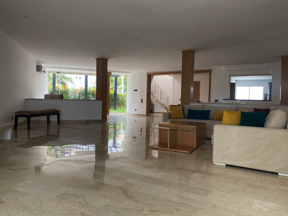 Villa luxueuse et moderne avec accès piscine. — 2