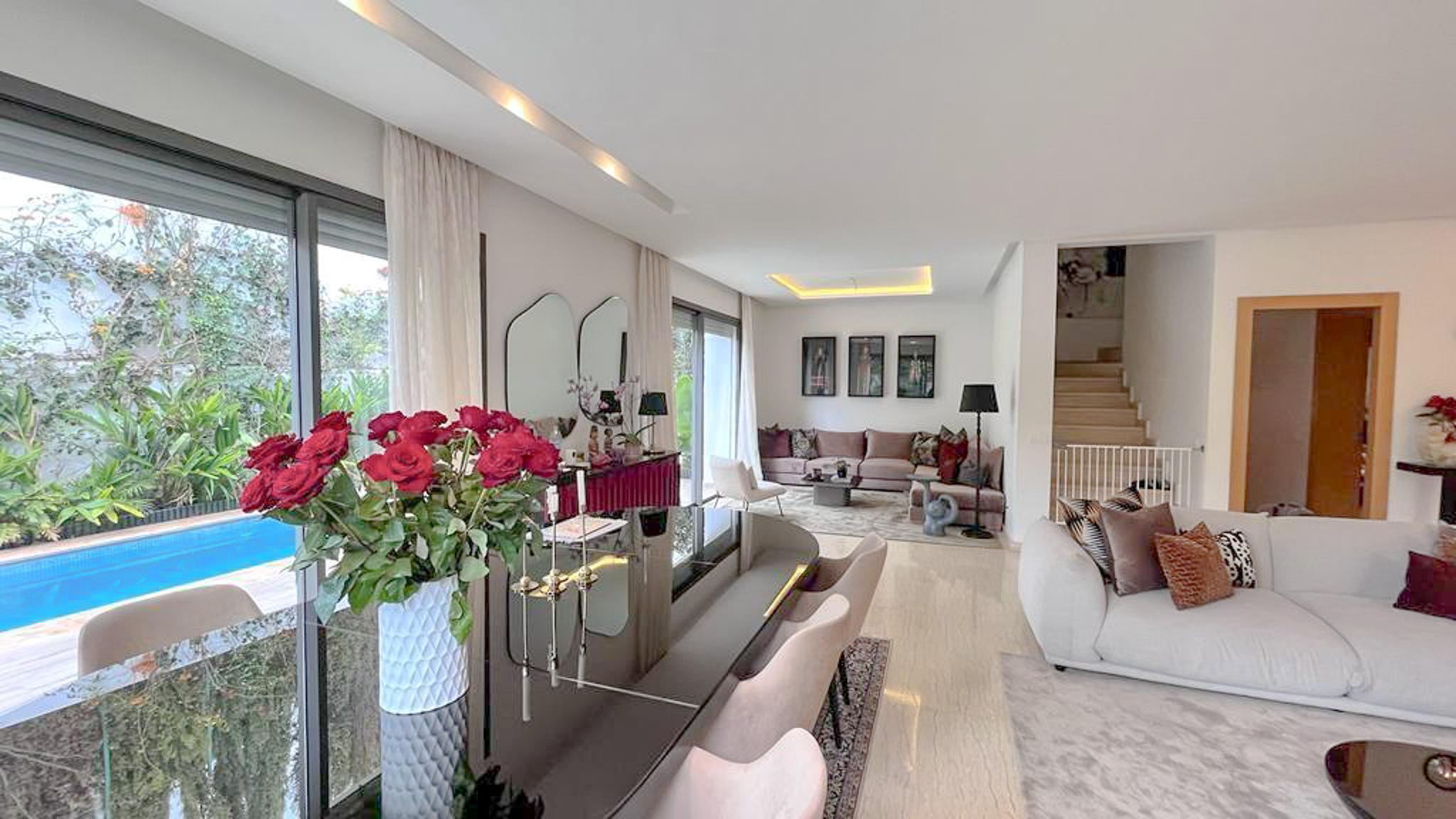 Villa neuve 4 chambres et piscine, — 4