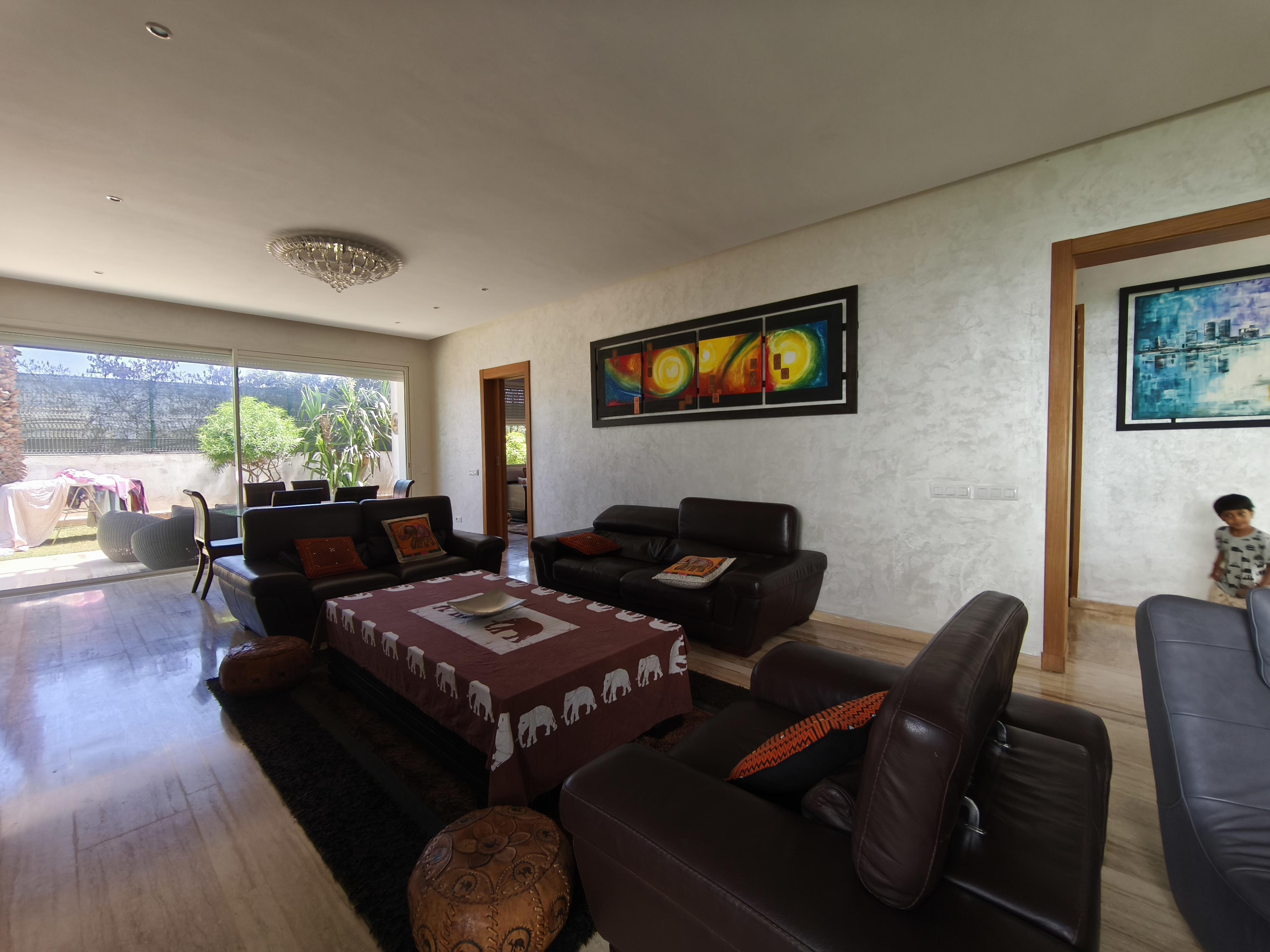 Villa de Prestige résidence sécurisée en vente avec Piscine à Dar Bouazza — 3