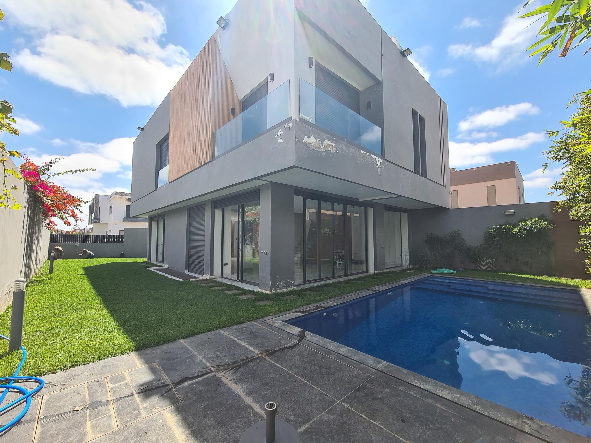 Superbe villa moderne 4 chambres jardin et piscine