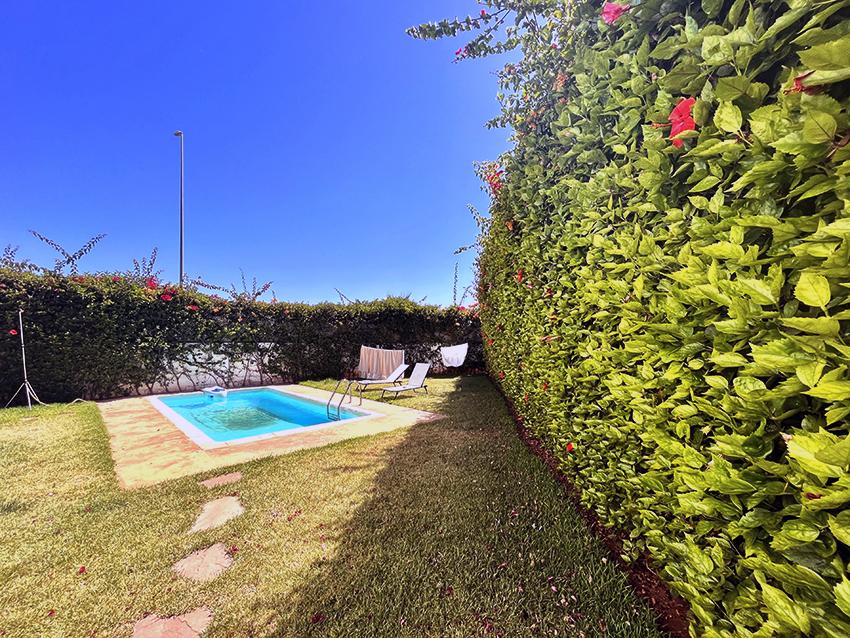 Villa d'angle dans une résidence sécurisée. — 2