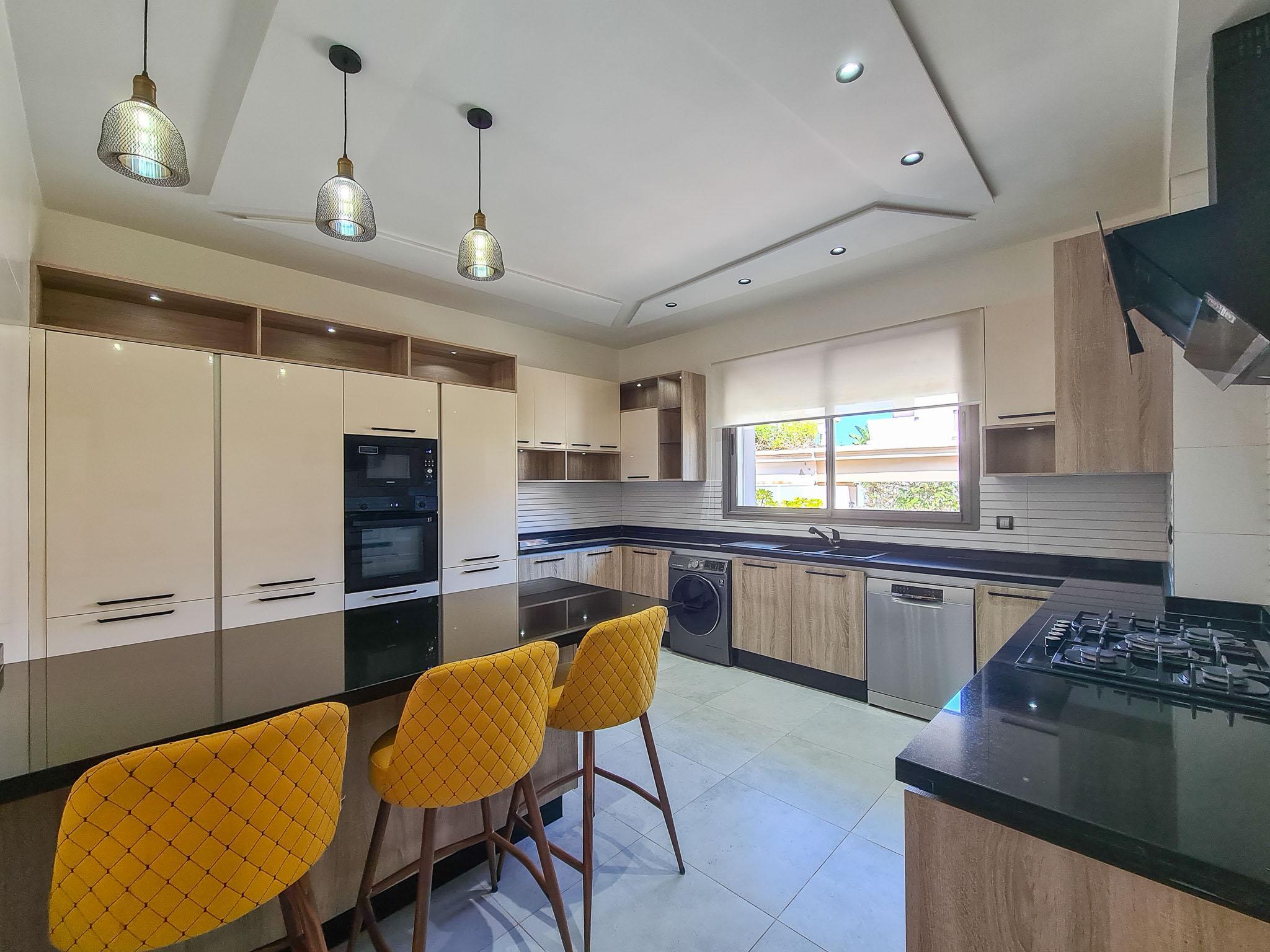 Villa 4 chambres idéalement situé en résidence — 4