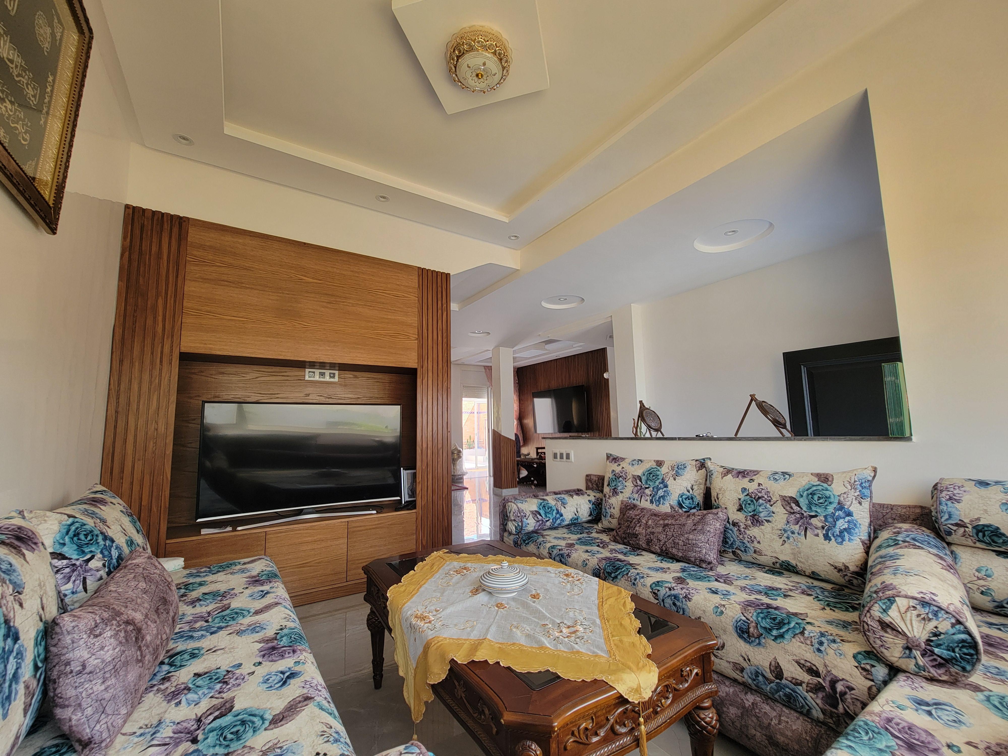À louer – Superbe villa rénovée avec piscine dans résidence sécurisée — 5