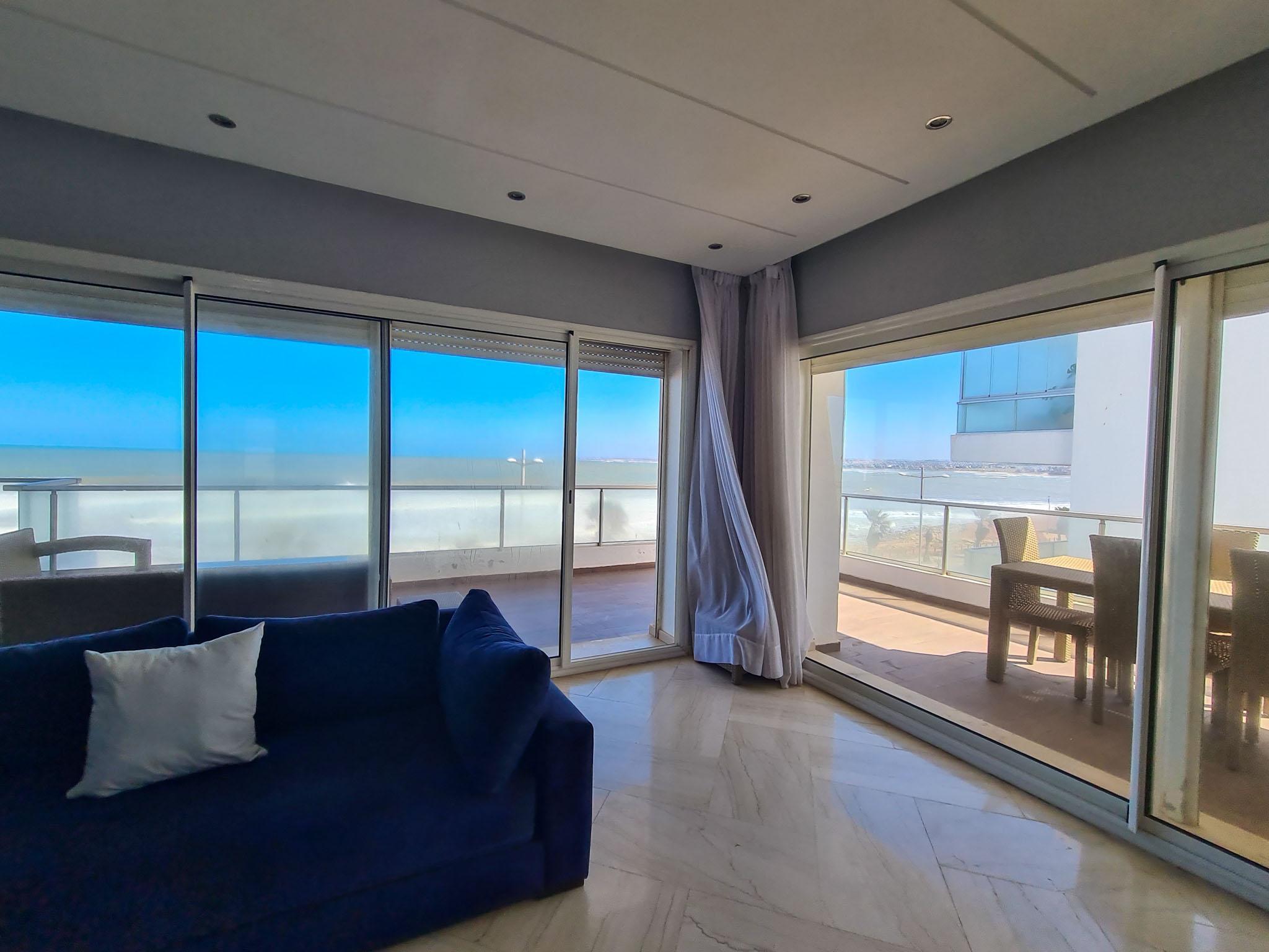 Sublime appartement meublé, vue mer, en résidence sécurisée.