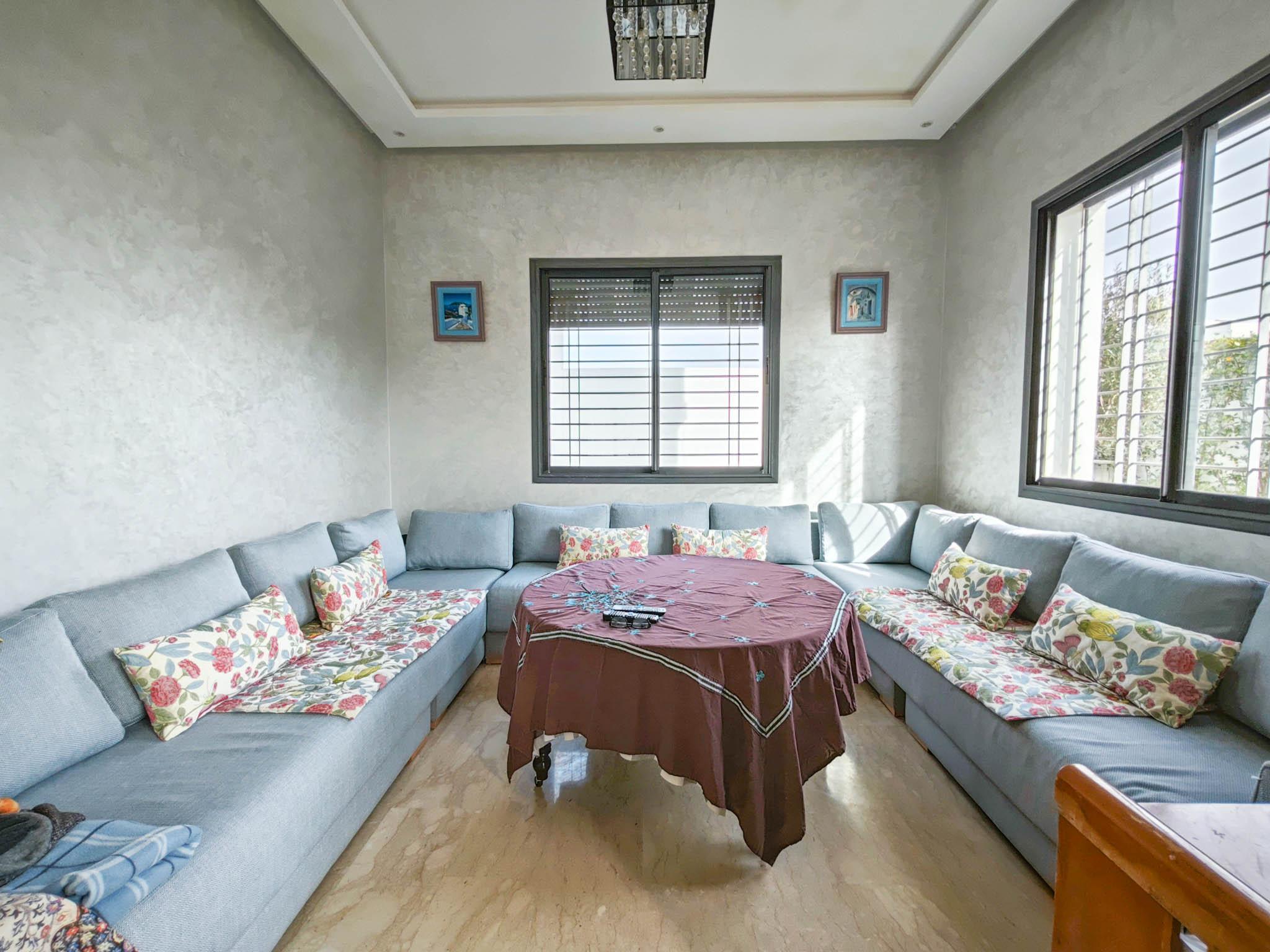 Belle villa à la location avec Jardin et Piscine — 4