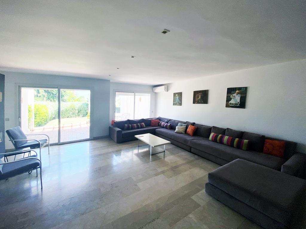 Villa ensoleillée, entièrement meublée. — 4