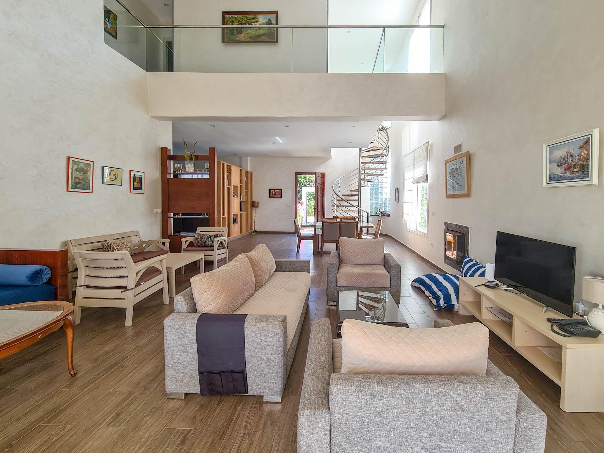 Villa 4 chambres avec piscine et jardin. — 3