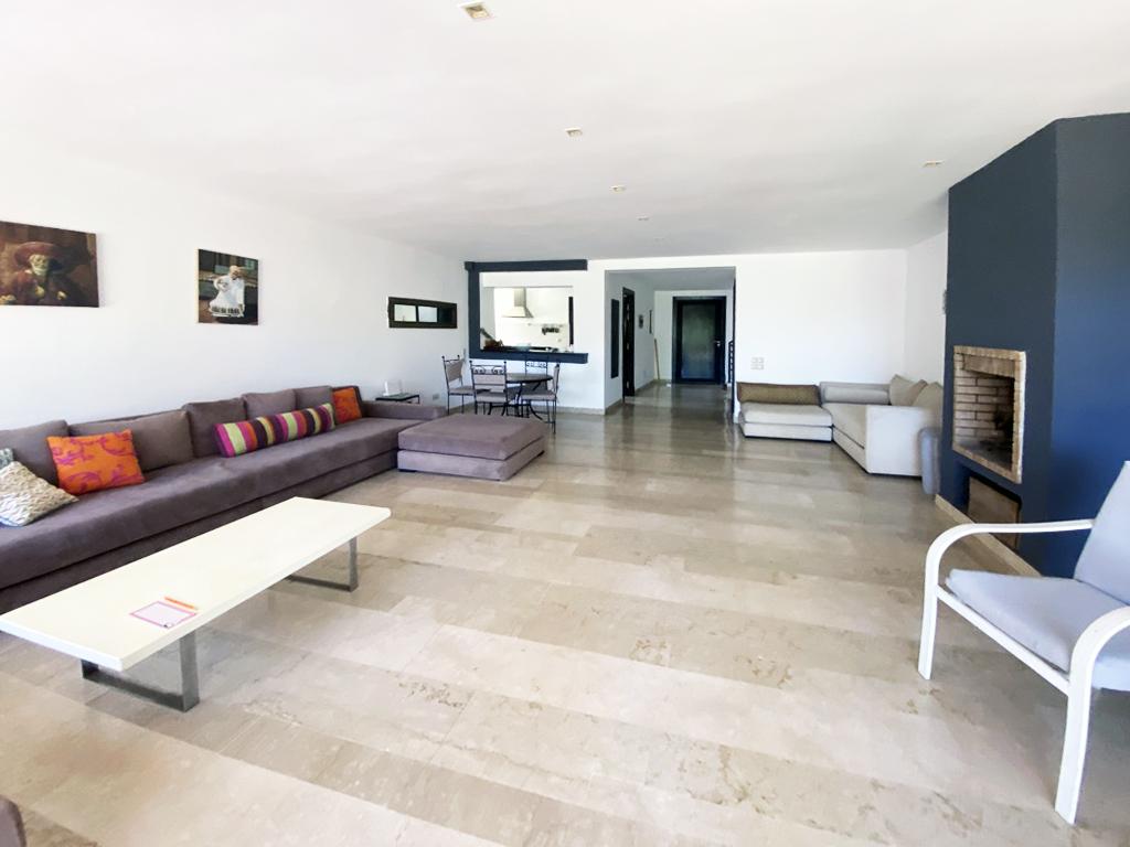 Villa ensoleillée, entièrement meublée. — 6