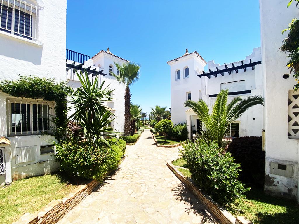Villa ensoleillée, entièrement meublée.