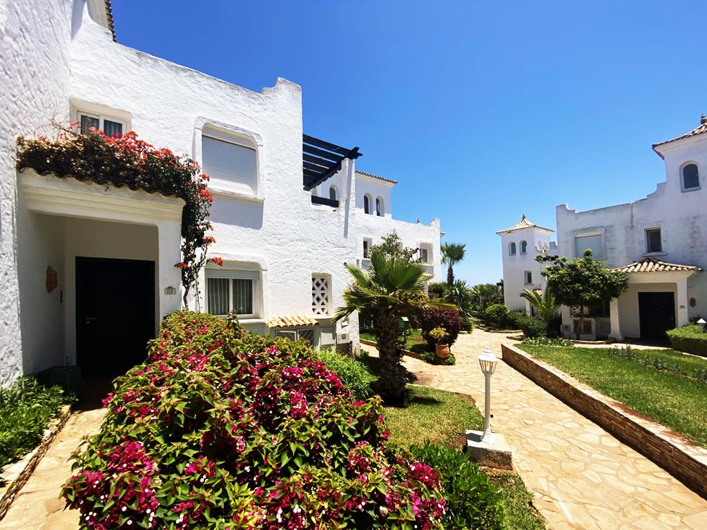 Villa ensoleillée, entièrement meublée. — 2
